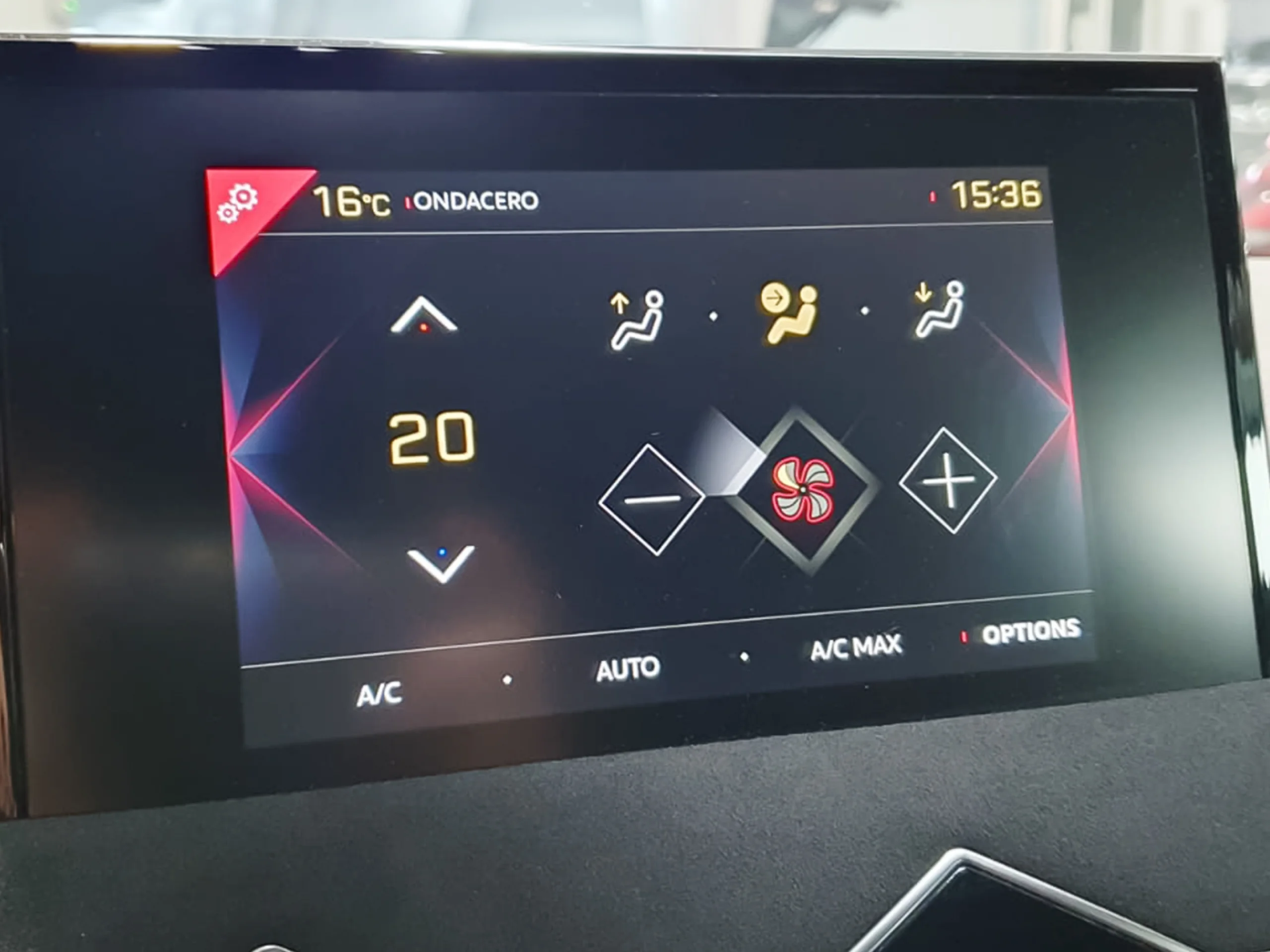 DS DS3 Crossback Performance Line PureTech Auto 96 kW (130 CV) - Foto 12