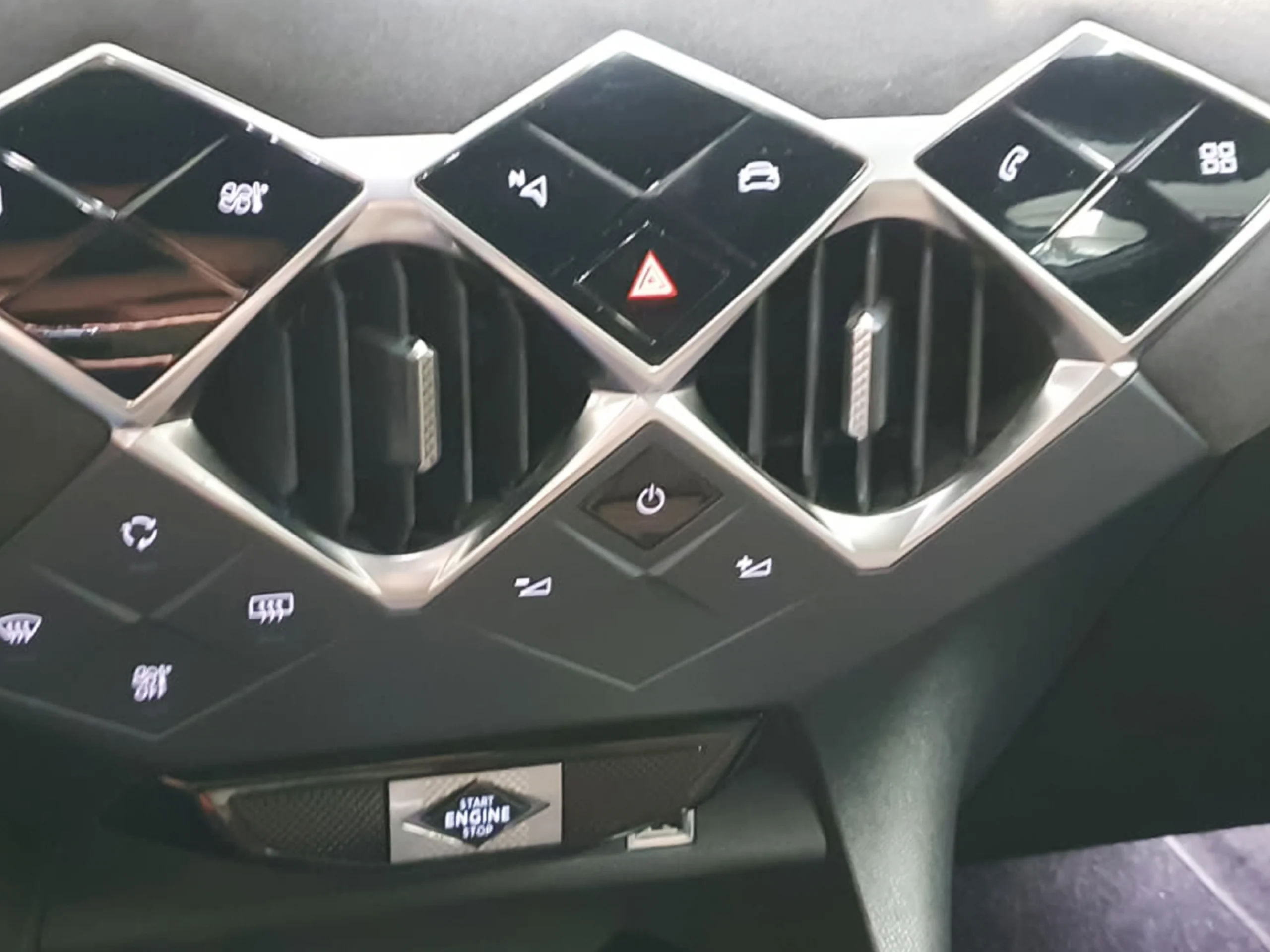 DS DS3 Crossback Performance Line PureTech Auto 96 kW (130 CV) - Foto 13