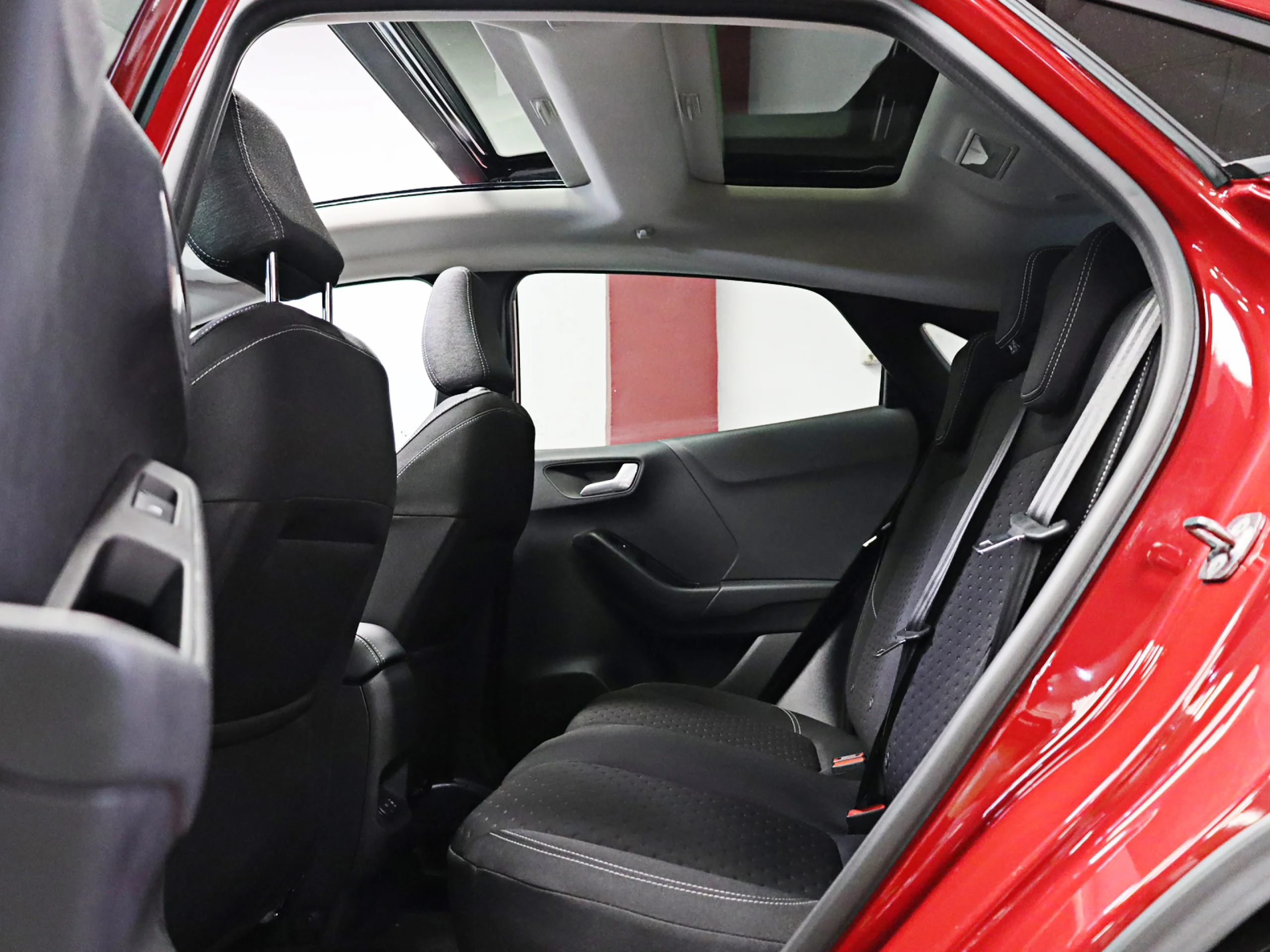 Ford Puma 1.0 EcoBoost MHEV Titanium Auto 92 kW (125 CV) - Foto 10