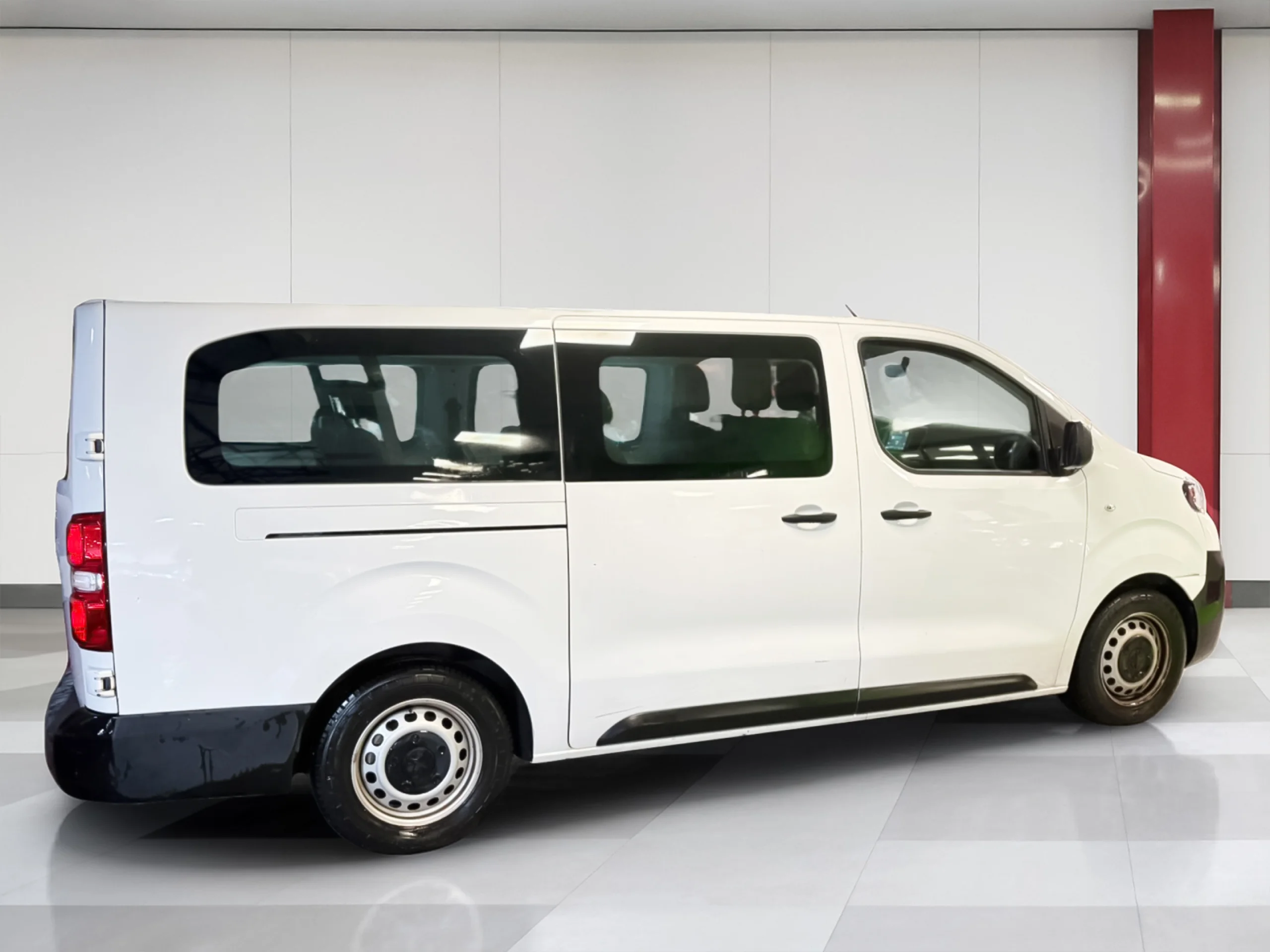 Peugeot E-Expert Combi Eléctrico Long 75kWh 100 kW (136 CV) - Foto 3