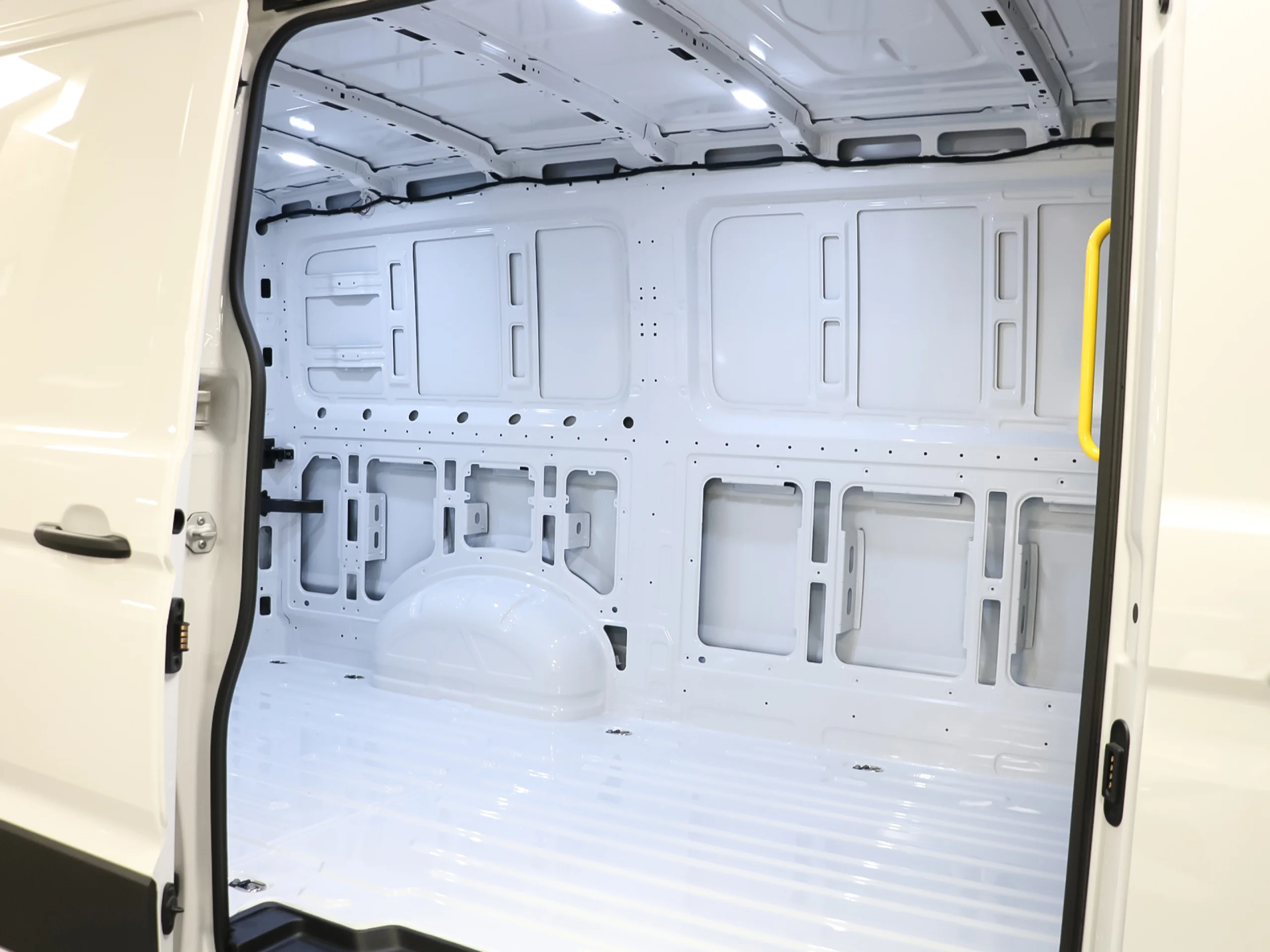 Volkswagen Crafter Furgon Batalla Media TN 2.0 TDI 103 kW (140 CV) 3.500 - Foto 31