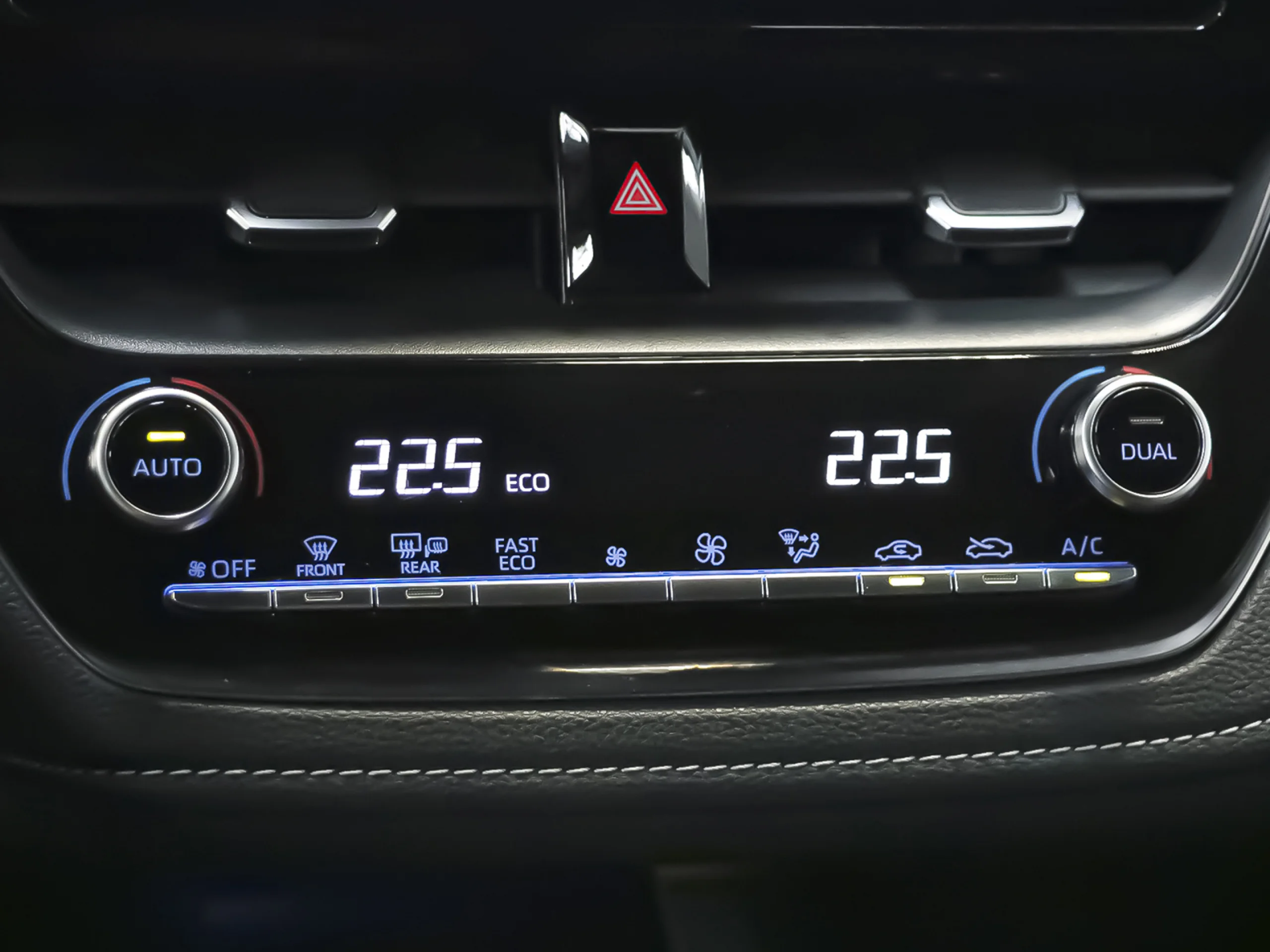 Toyota Corolla 1.8 125H Style E-CVT 90 kW (122 CV) - Foto 19