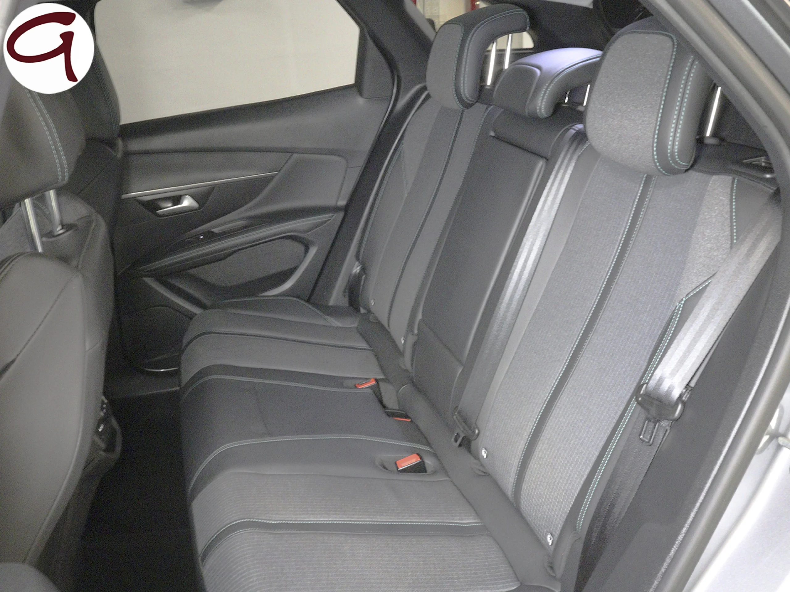 Peugeot 3008 Hybrid 225 Allure Pack e-EAT8 165 kW (225 CV) - Foto 7