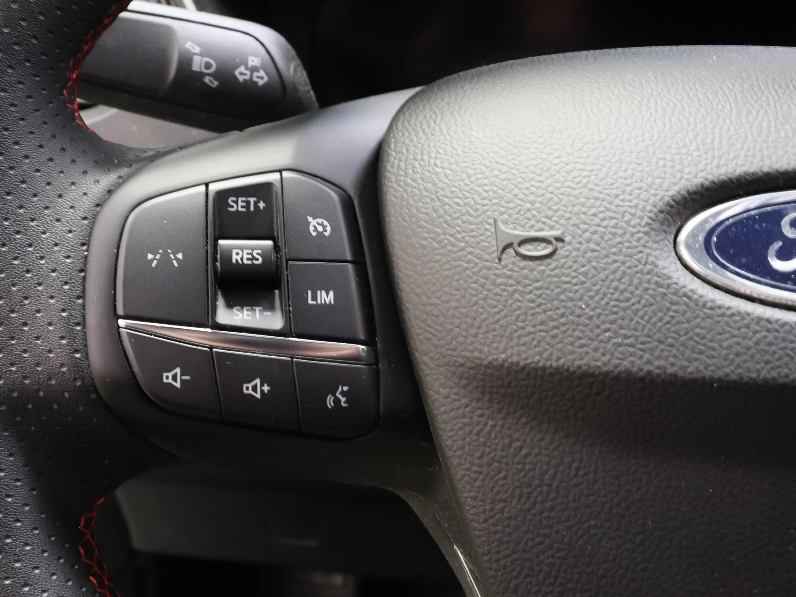 Ford Kuga 2.5 Duratec PHEV ST-Line Auto 178 kW (243 CV) - Foto 6
