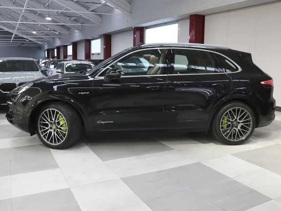 Porsche Cayenne E-Hybrid 340 kW (462 CV)