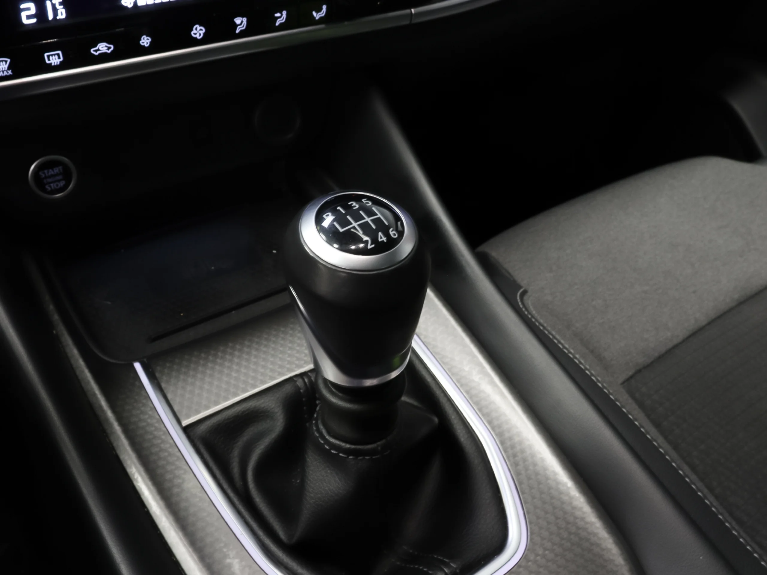 Nissan Qashqai DIG-T 140 N-Connecta 103 kW (140 CV) - Foto 23