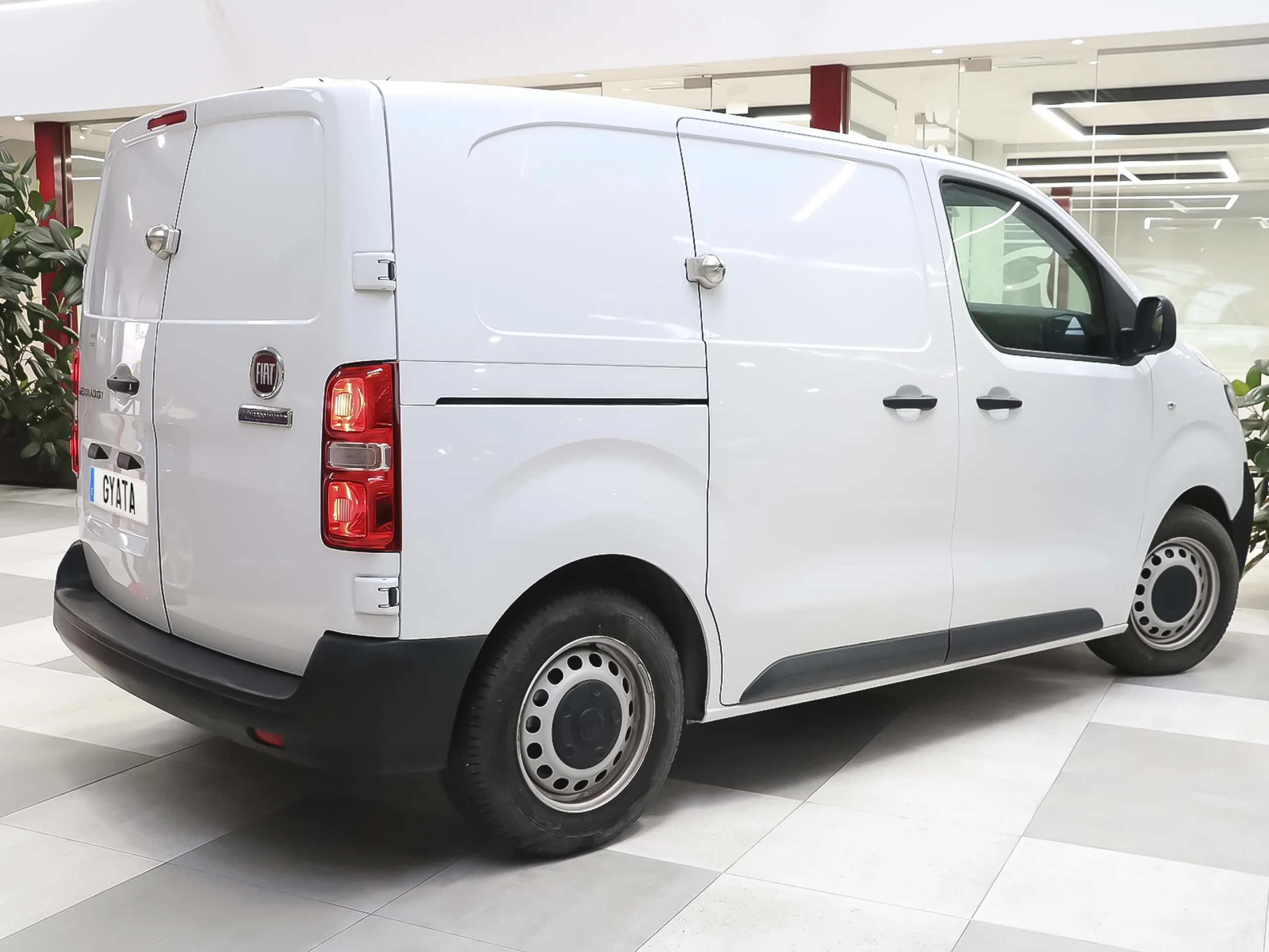 Fiat Scudo Furgón 50 kW L1 Business 100 kW (136 CV) - Foto 3