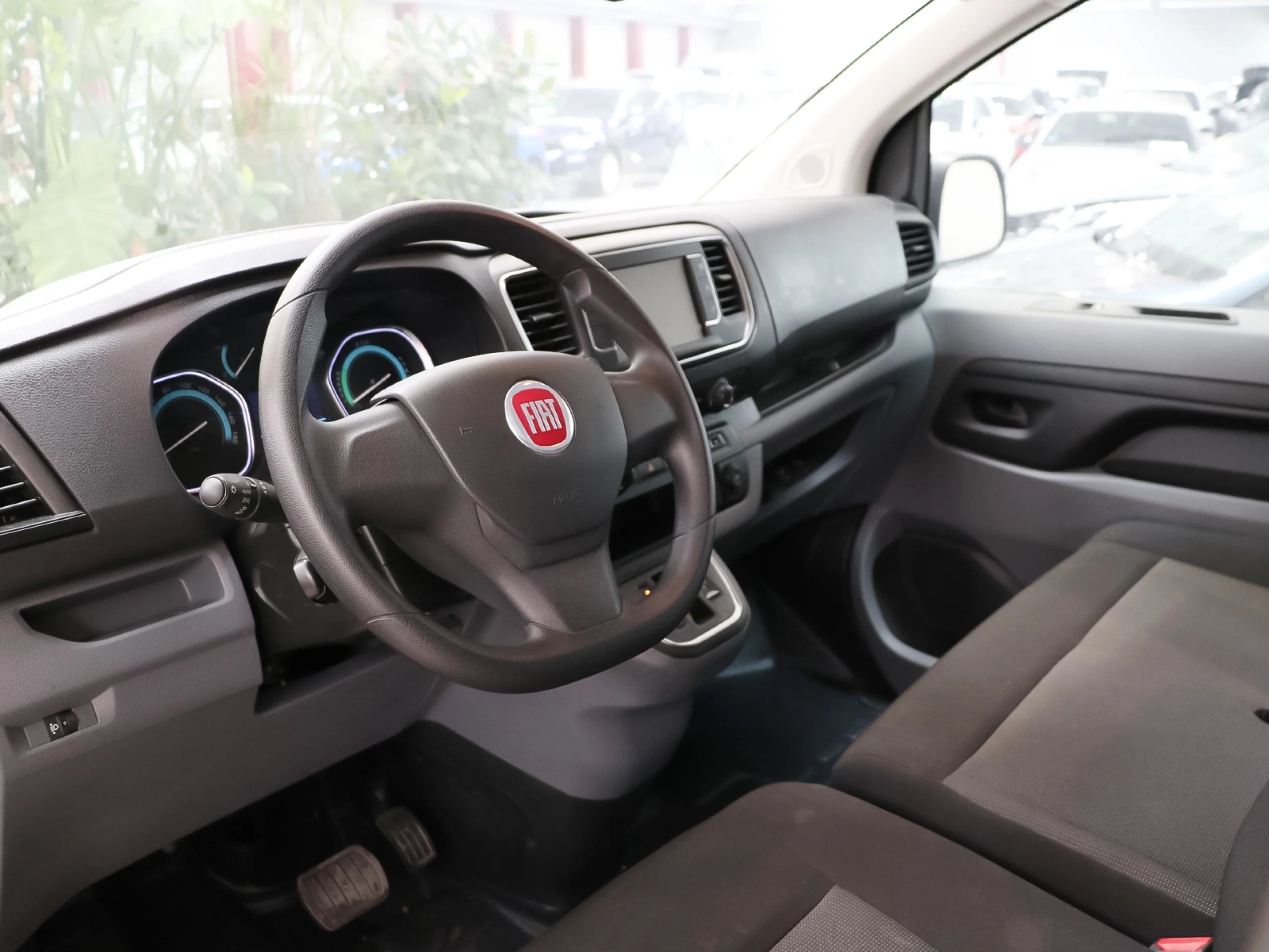 Fiat Scudo Furgón 50 kW L1 Business 100 kW (136 CV) - Foto 5