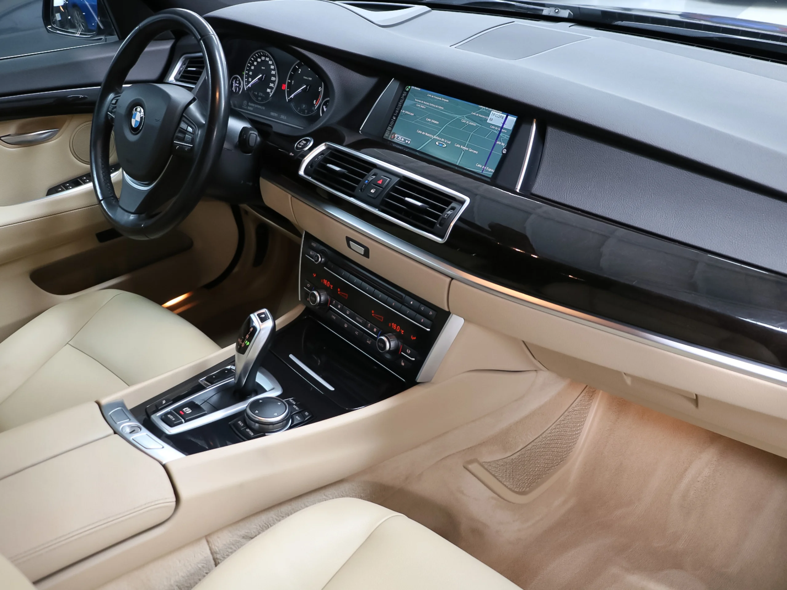 BMW Serie 5 520d Gran Turismo 135 kW (184 CV) - Foto 4