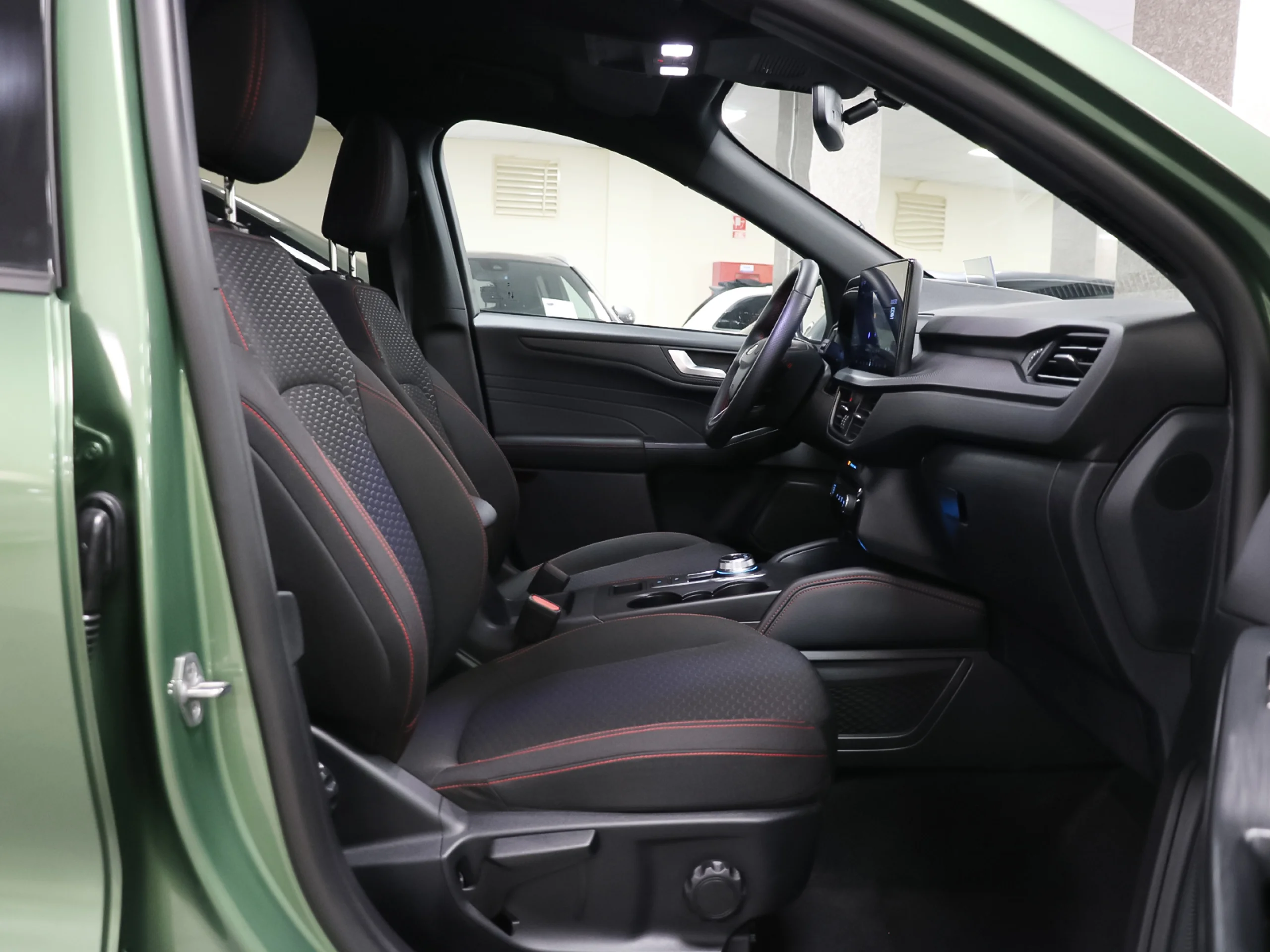 Ford Kuga 2.5 Duratec PHEV ST-Line Auto 178 kW (243 CV) - Foto 5