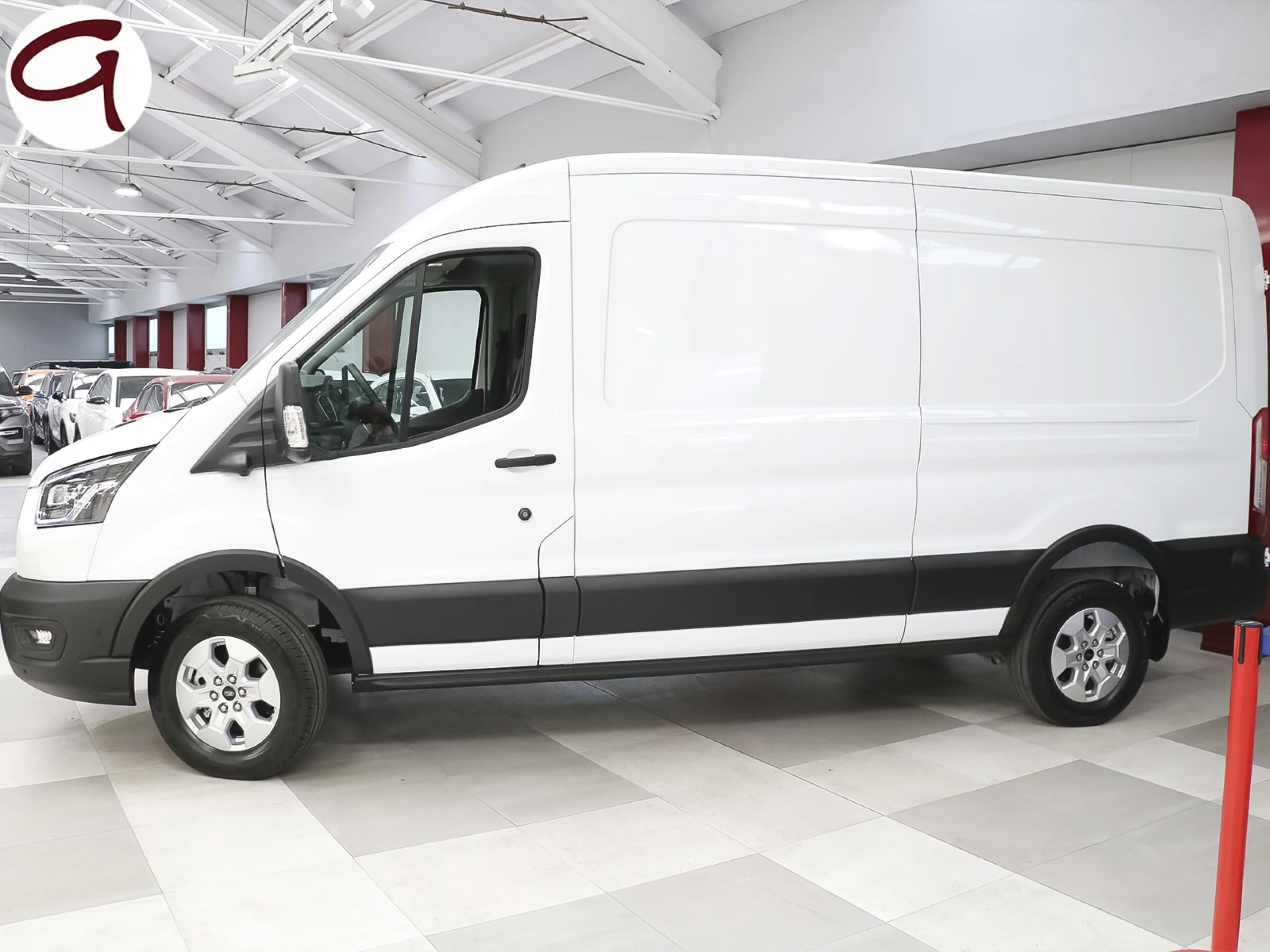 Ford Transit Furgon 350 BEV L3 RWD 68kWh 198 kW (269 CV) - Foto 2