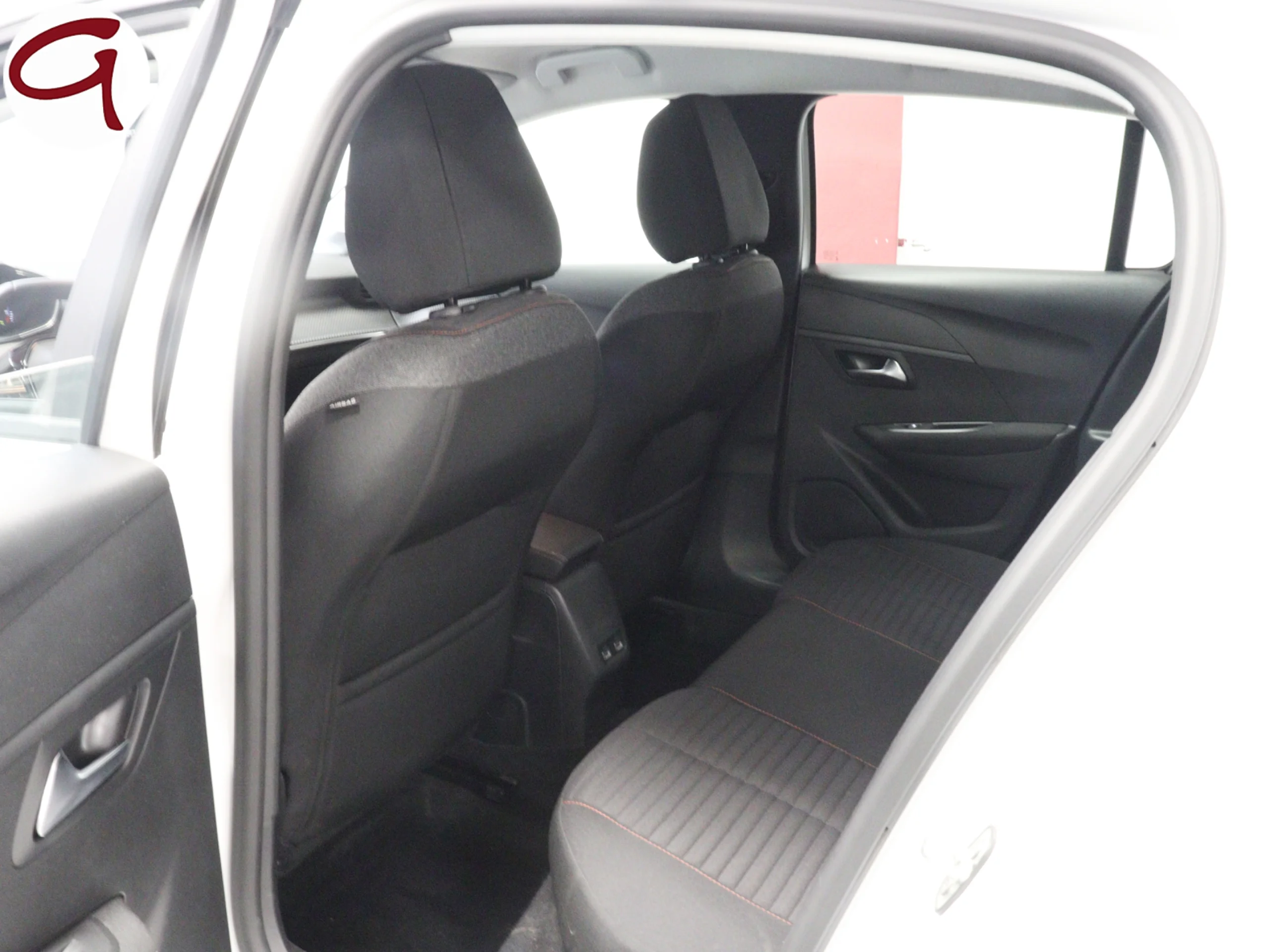 Peugeot E-208 Eléctrico Active Pack 100 kW (136 CV) - Foto 7