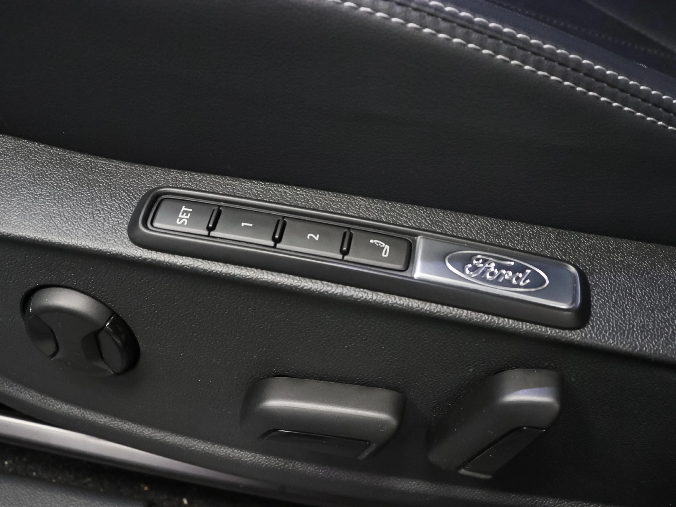 Ford Explorer CX740S Premium R. Ext. AWD 78kWh 250 kW (340 CV) - Foto 7