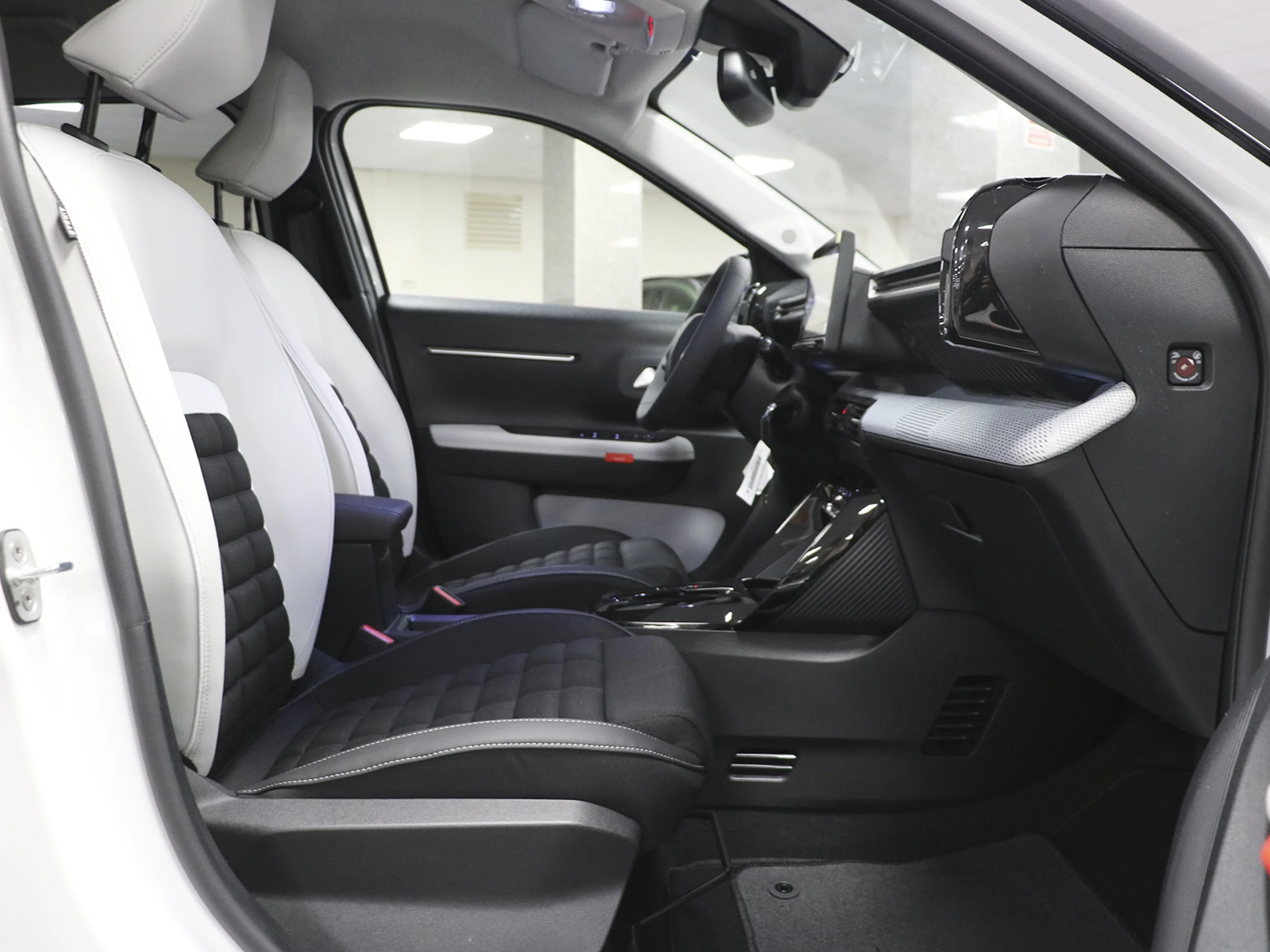 Citroen C3 Aircross Hybrid 145 Max ë-DCS6 107 kW (145 CV) - Foto 6