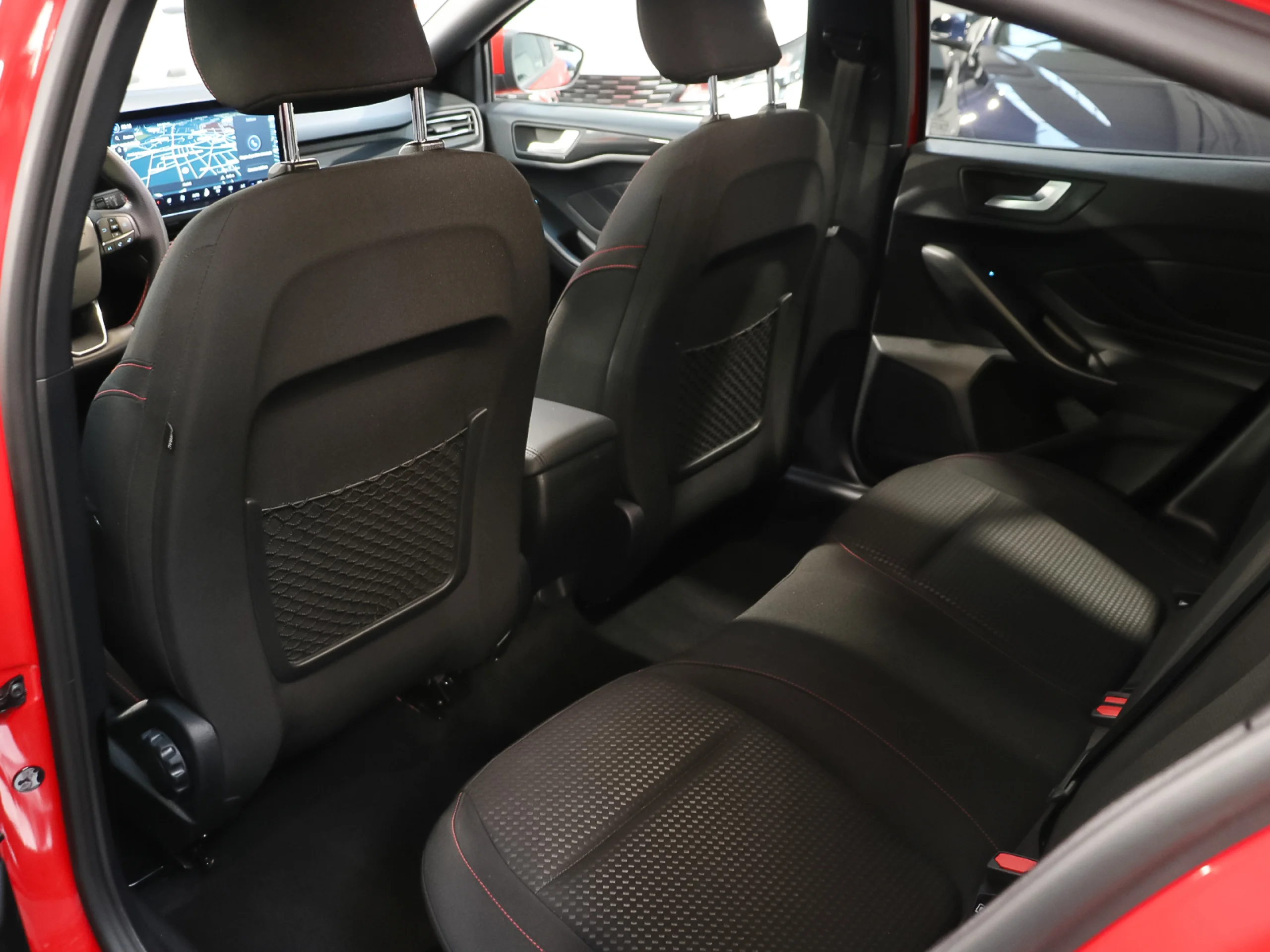 Ford Focus 1.0 Ecoboost MHEV ST-Line Auto 114 kW (155 CV) - Foto 8