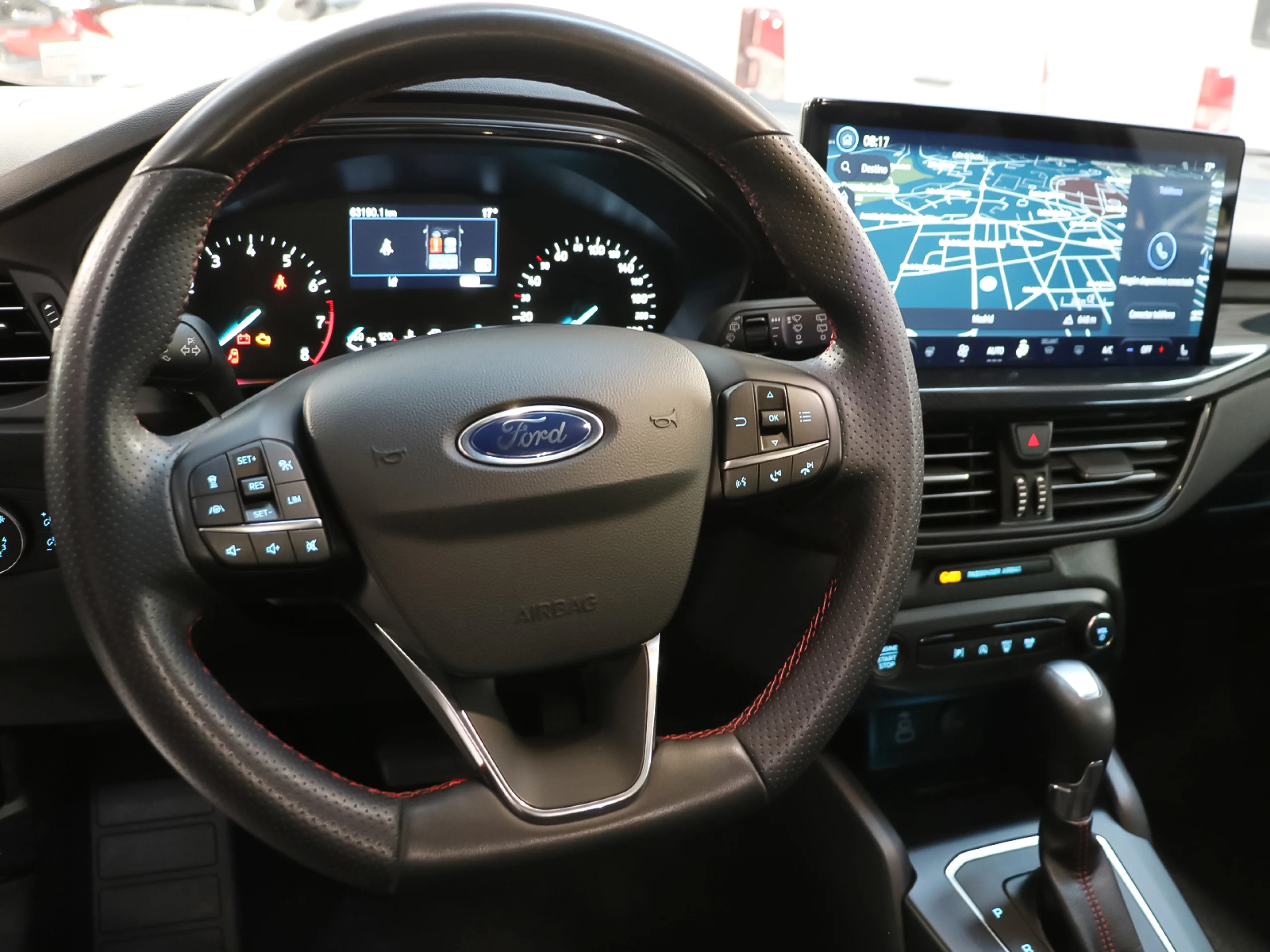 Ford Focus 1.0 Ecoboost MHEV ST-Line Auto 114 kW (155 CV) - Foto 31