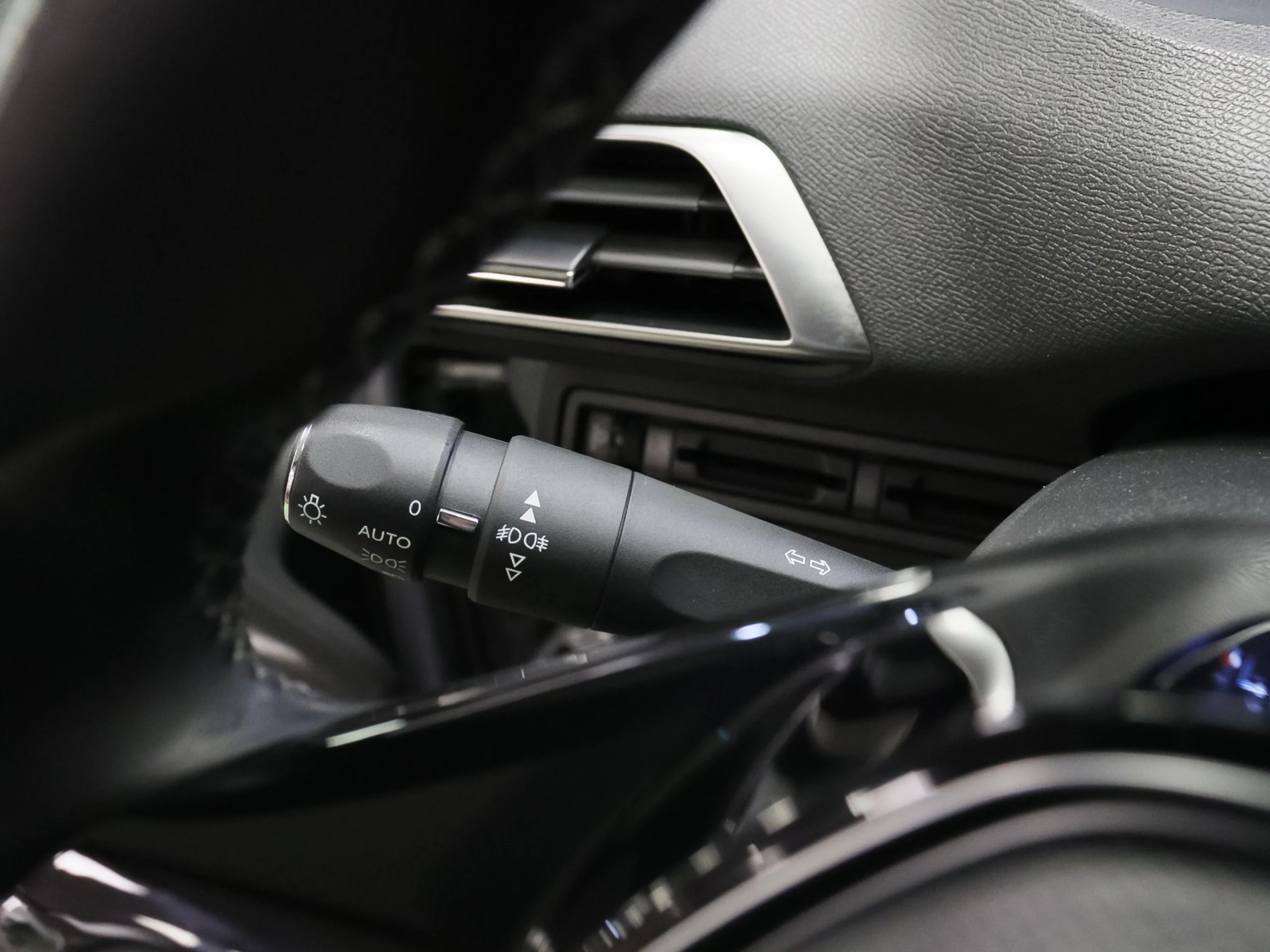 Peugeot 3008 BlueHDI 130 S&S Allure 96 kW (130 CV) - Foto 9