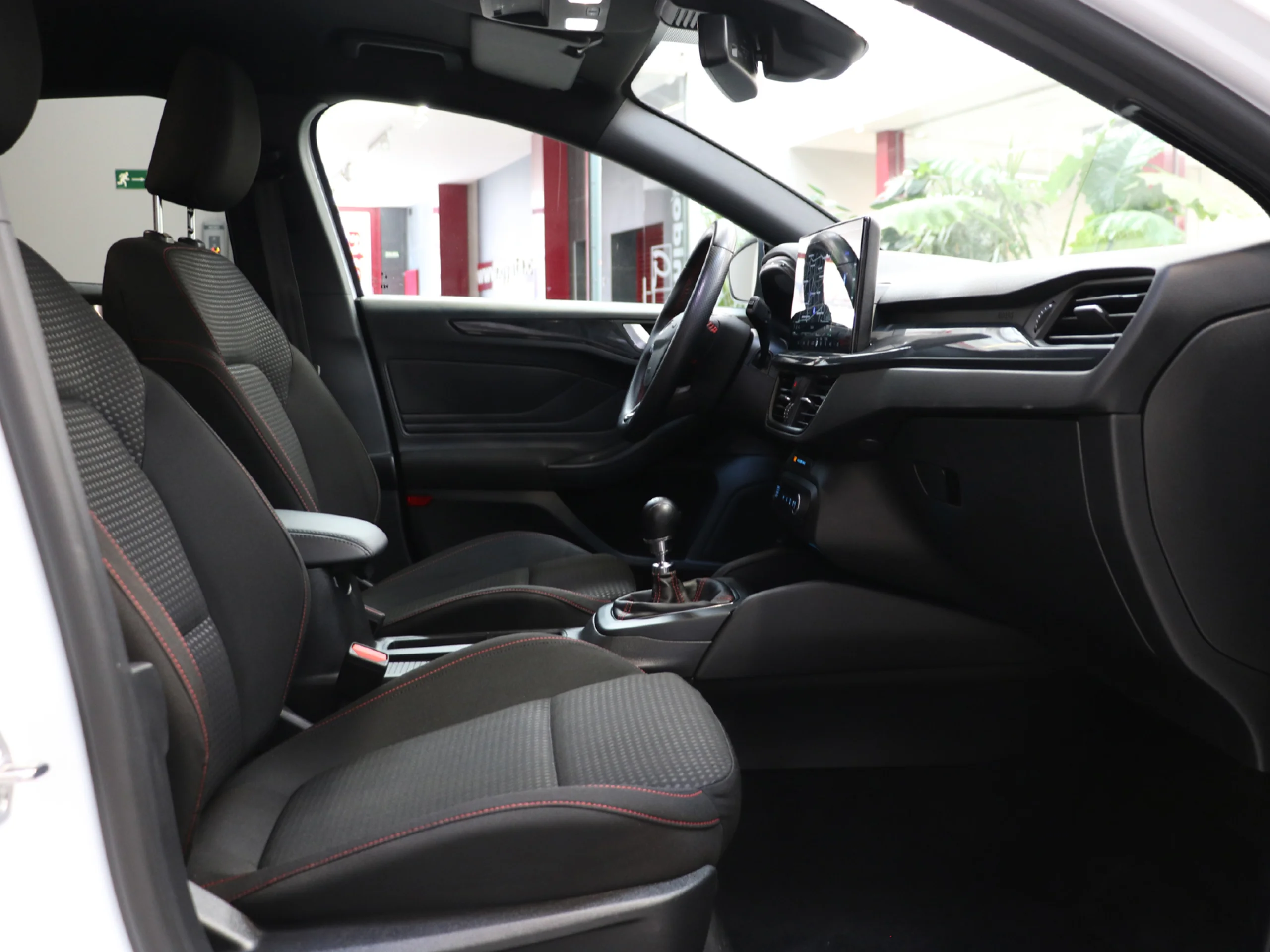 Ford Focus SportBreak 1.0 Ecoboost MHEV ST-Line 114 kW (155 CV) - Foto 7