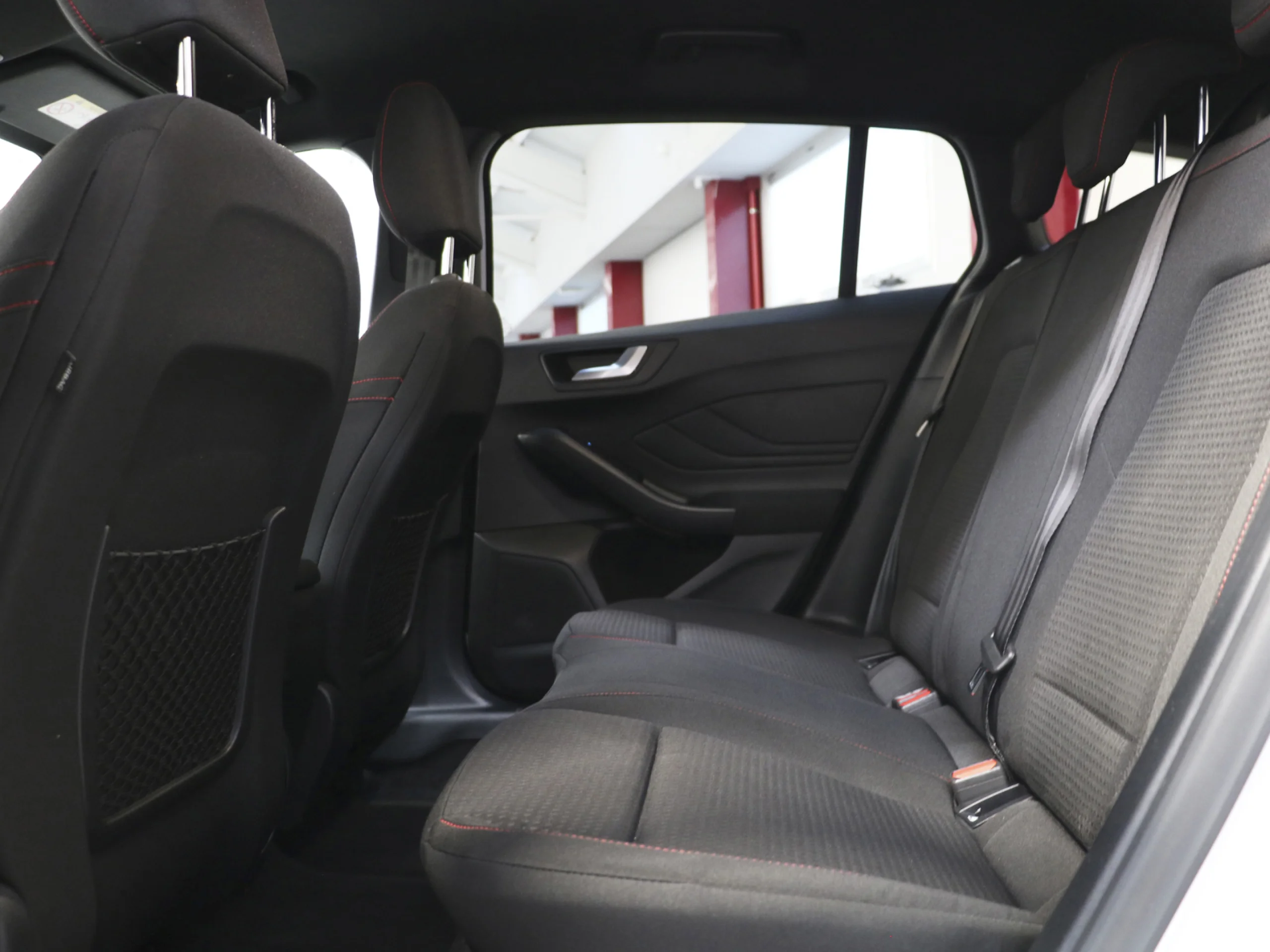 Ford Focus SportBreak 1.0 Ecoboost MHEV ST-Line 114 kW (155 CV) - Foto 11