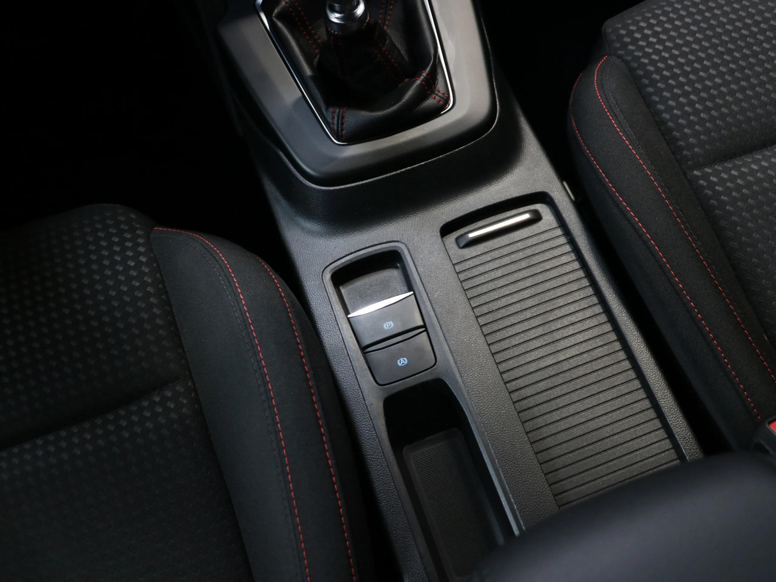 Ford Focus SportBreak 1.0 Ecoboost MHEV ST-Line 114 kW (155 CV) - Foto 31