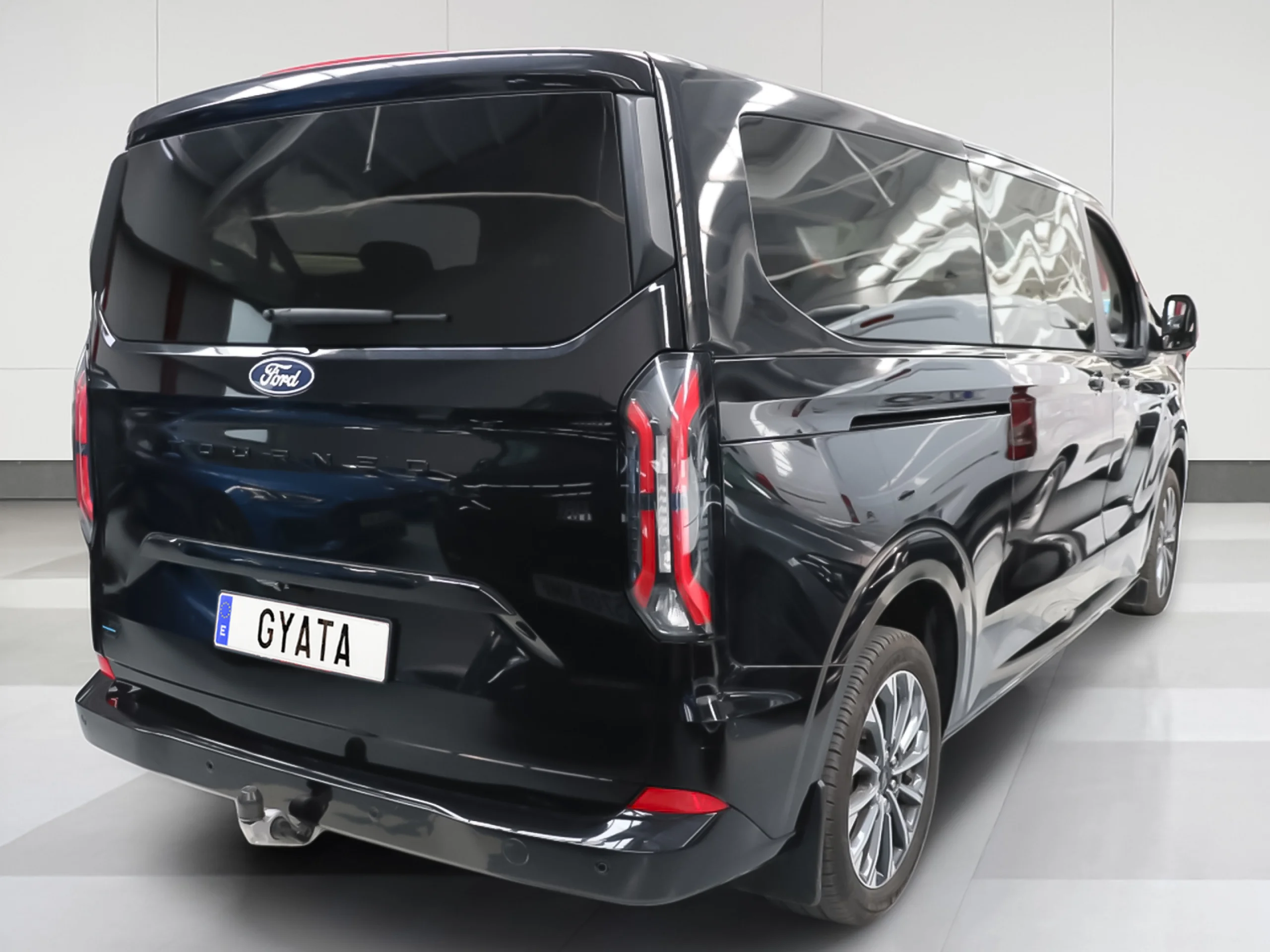 Ford Grand Tourneo Custom BEV 64kWh L2 Titanium X 160 kW (218 CV) - Foto 2