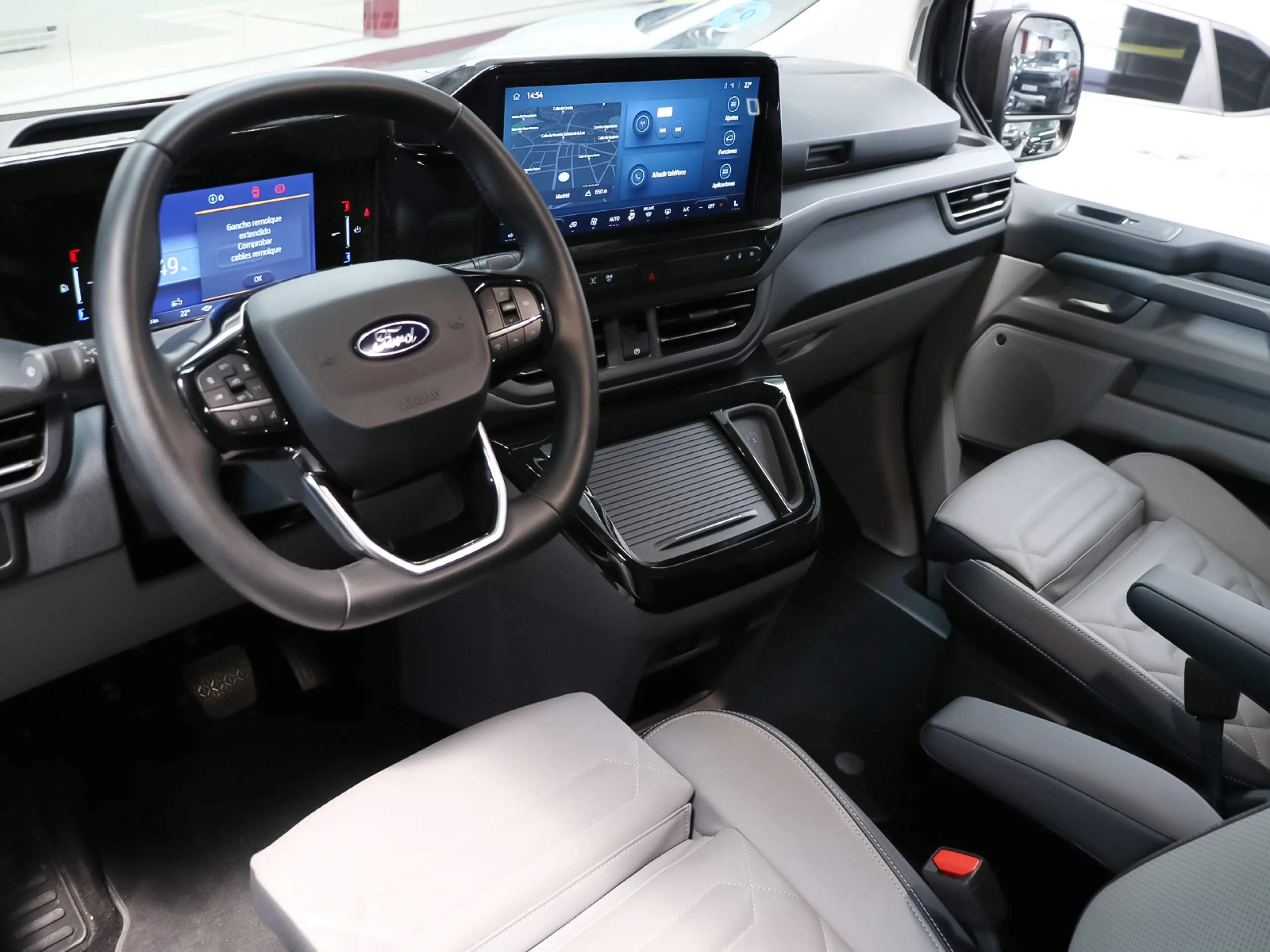 Ford Grand Tourneo Custom BEV 64kWh L2 Titanium X 160 kW (218 CV) - Foto 3