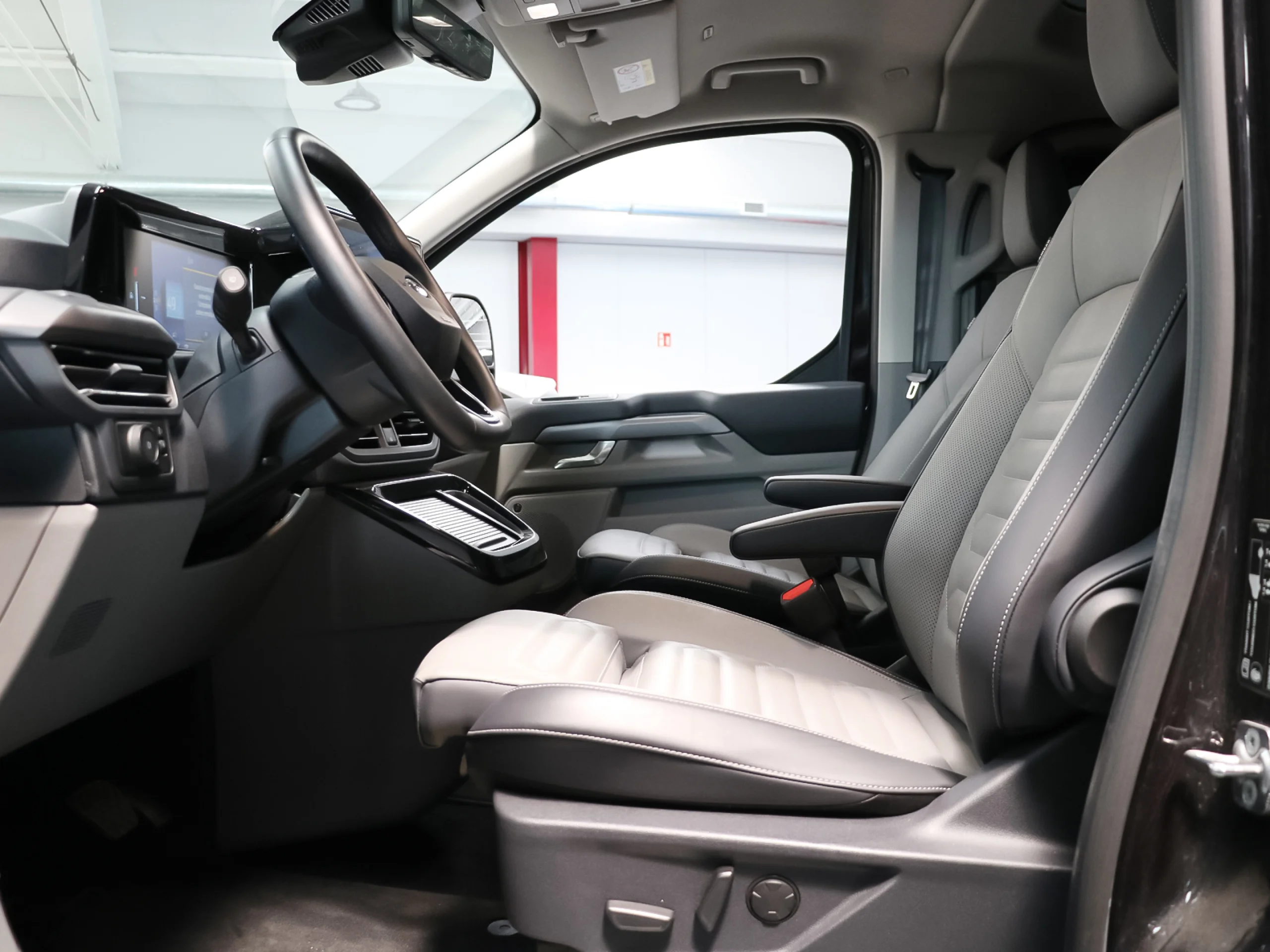 Ford Grand Tourneo Custom BEV 64kWh L2 Titanium X 160 kW (218 CV) - Foto 10