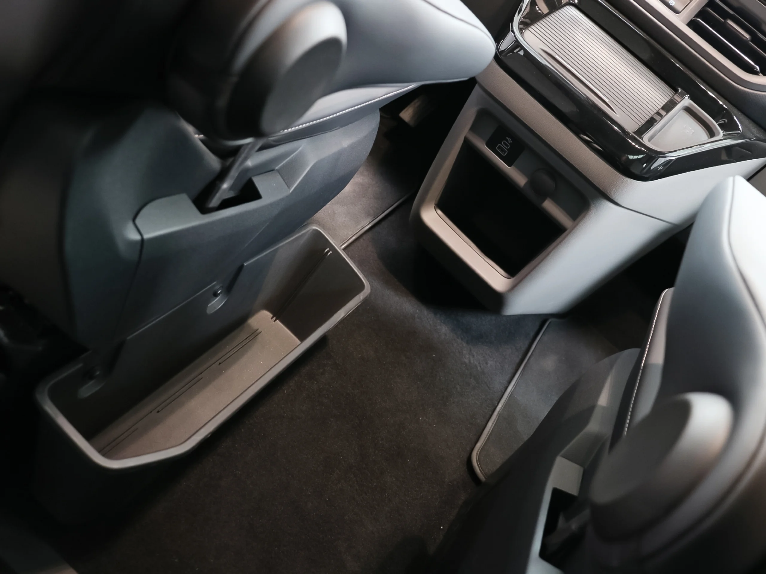 Ford Grand Tourneo Custom BEV 64kWh L2 Titanium X 160 kW (218 CV) - Foto 42