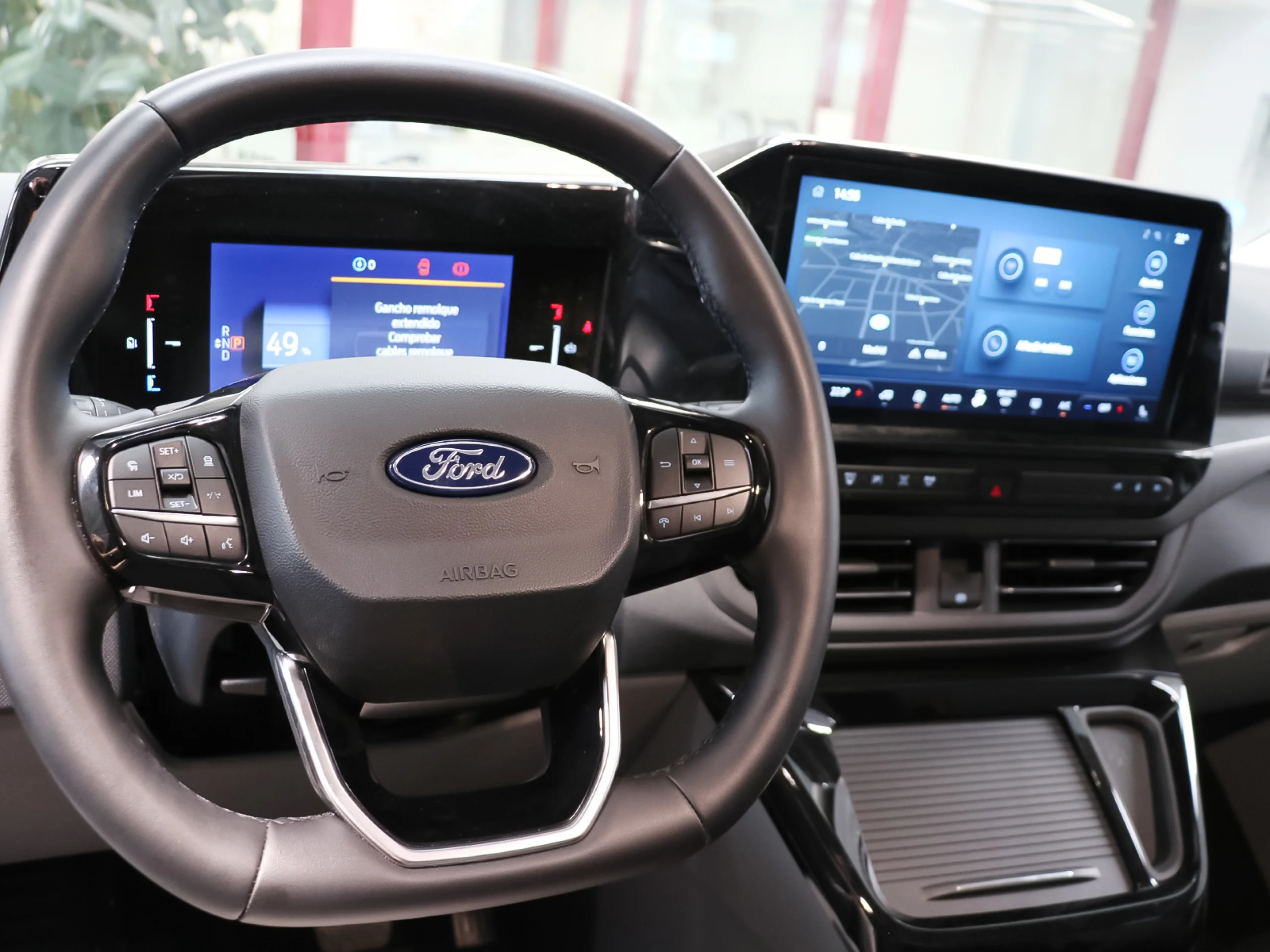Ford Grand Tourneo Custom BEV 64kWh L2 Titanium X 160 kW (218 CV) - Foto 44