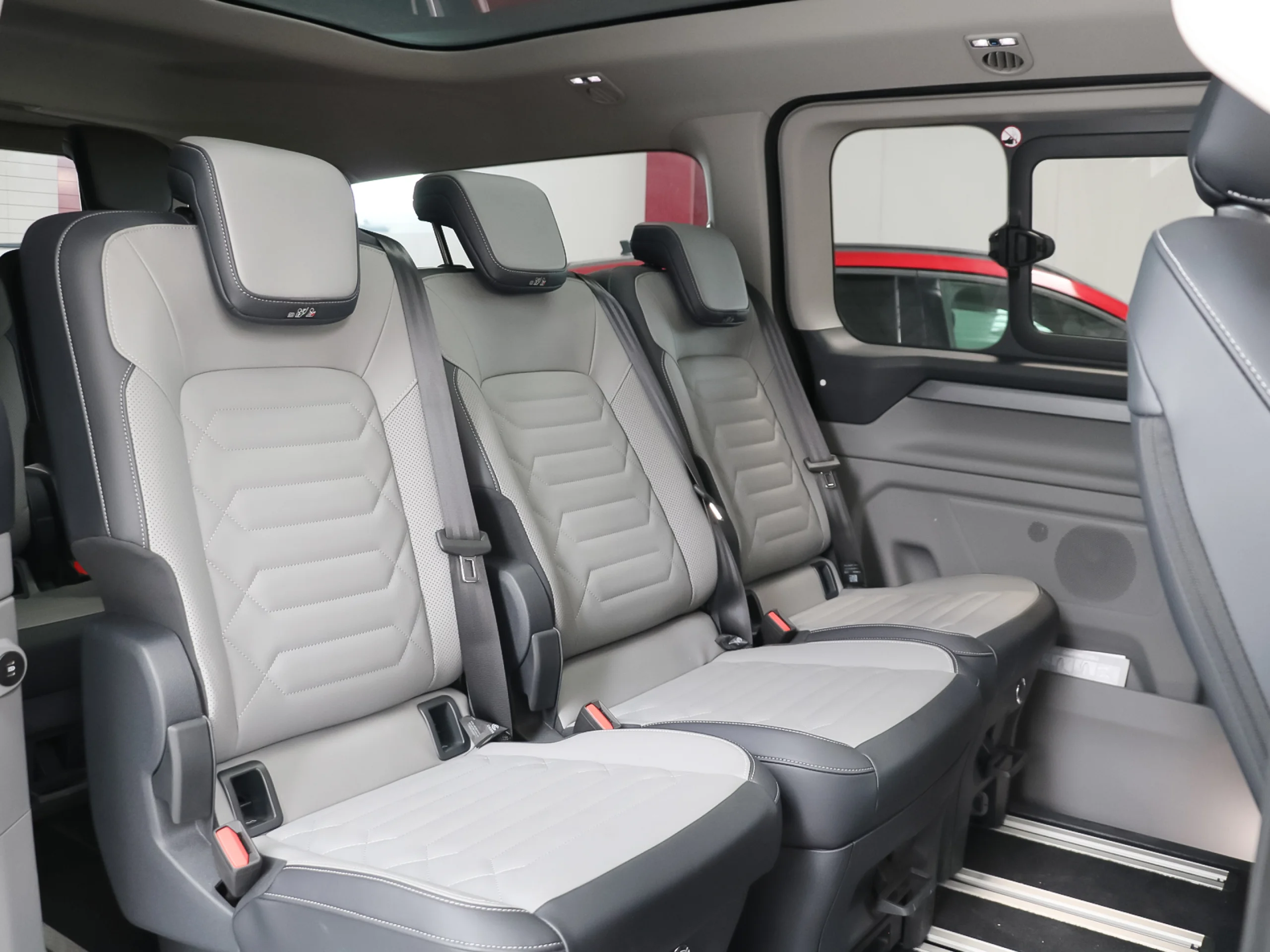 Ford Grand Tourneo Custom BEV 64kWh L2 Titanium X 160 kW (218 CV) - Foto 6