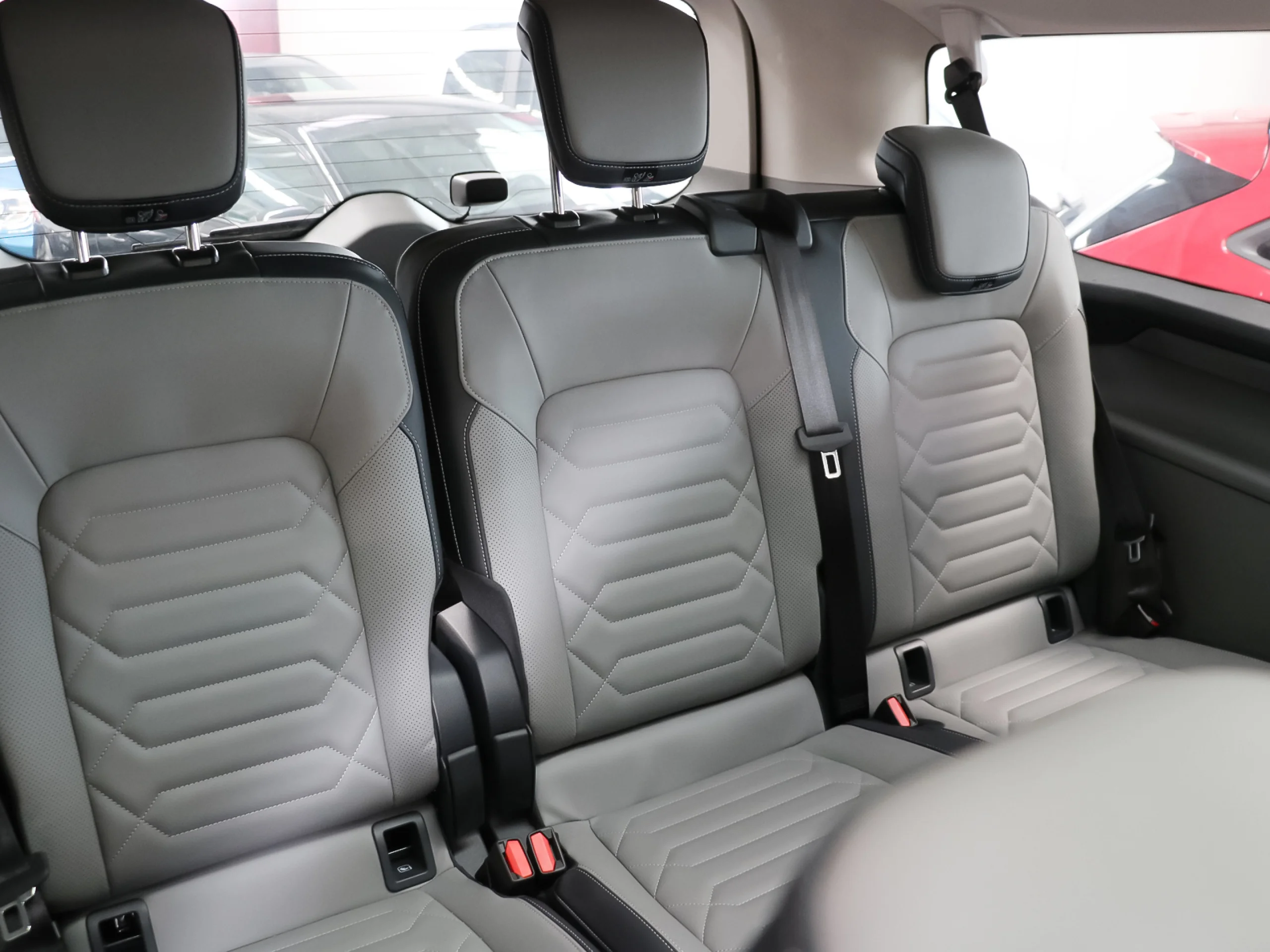 Ford Grand Tourneo Custom BEV 64kWh L2 Titanium X 160 kW (218 CV) - Foto 9