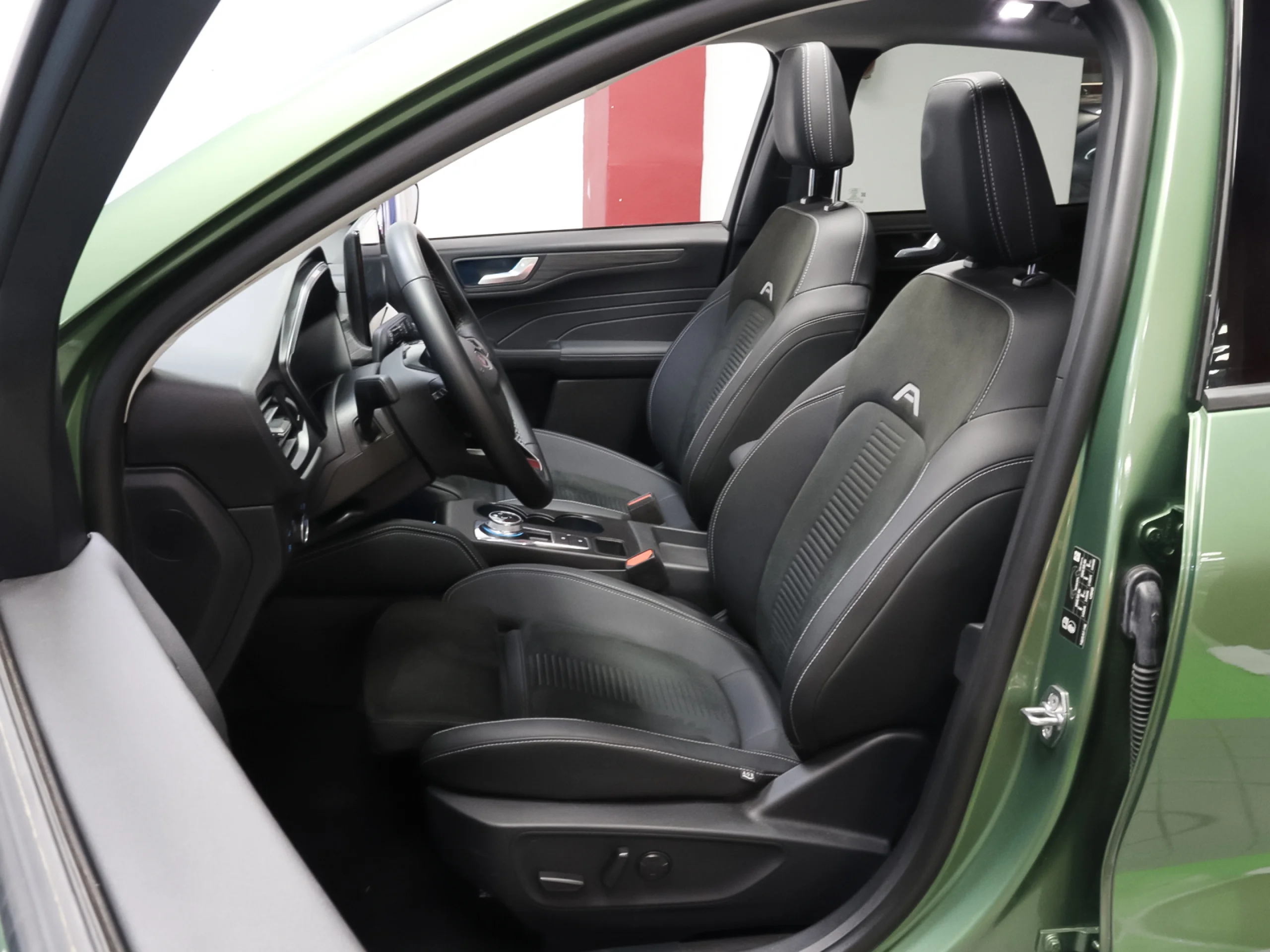 Ford Kuga 2.5 Duratec PHEV Active X 178 kW (243 CV) - Foto 4