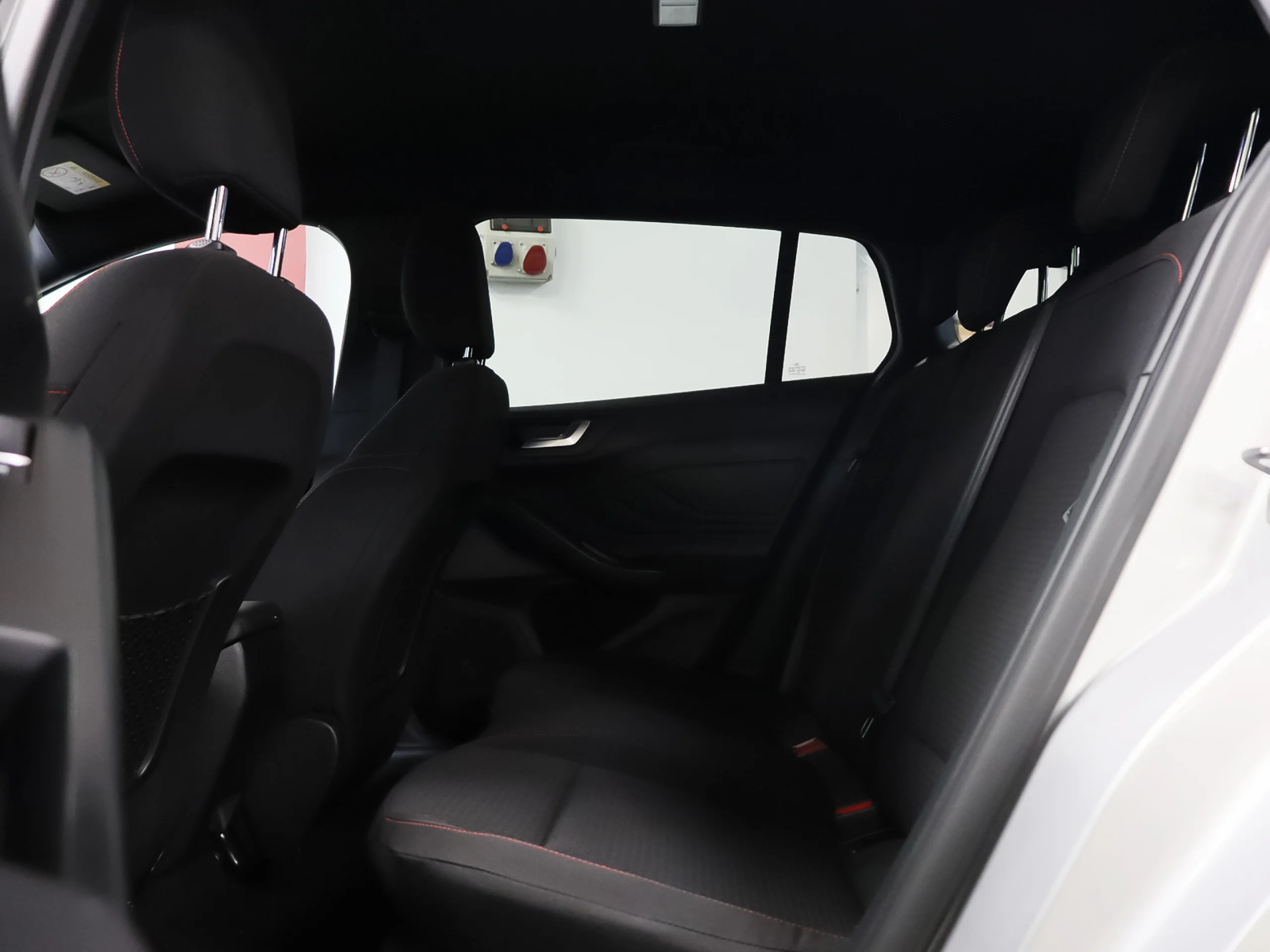 Ford Focus SportBreak 1.0 Ecoboost MHEV ST-Line Auto 114 kW (155 CV) - Foto 7
