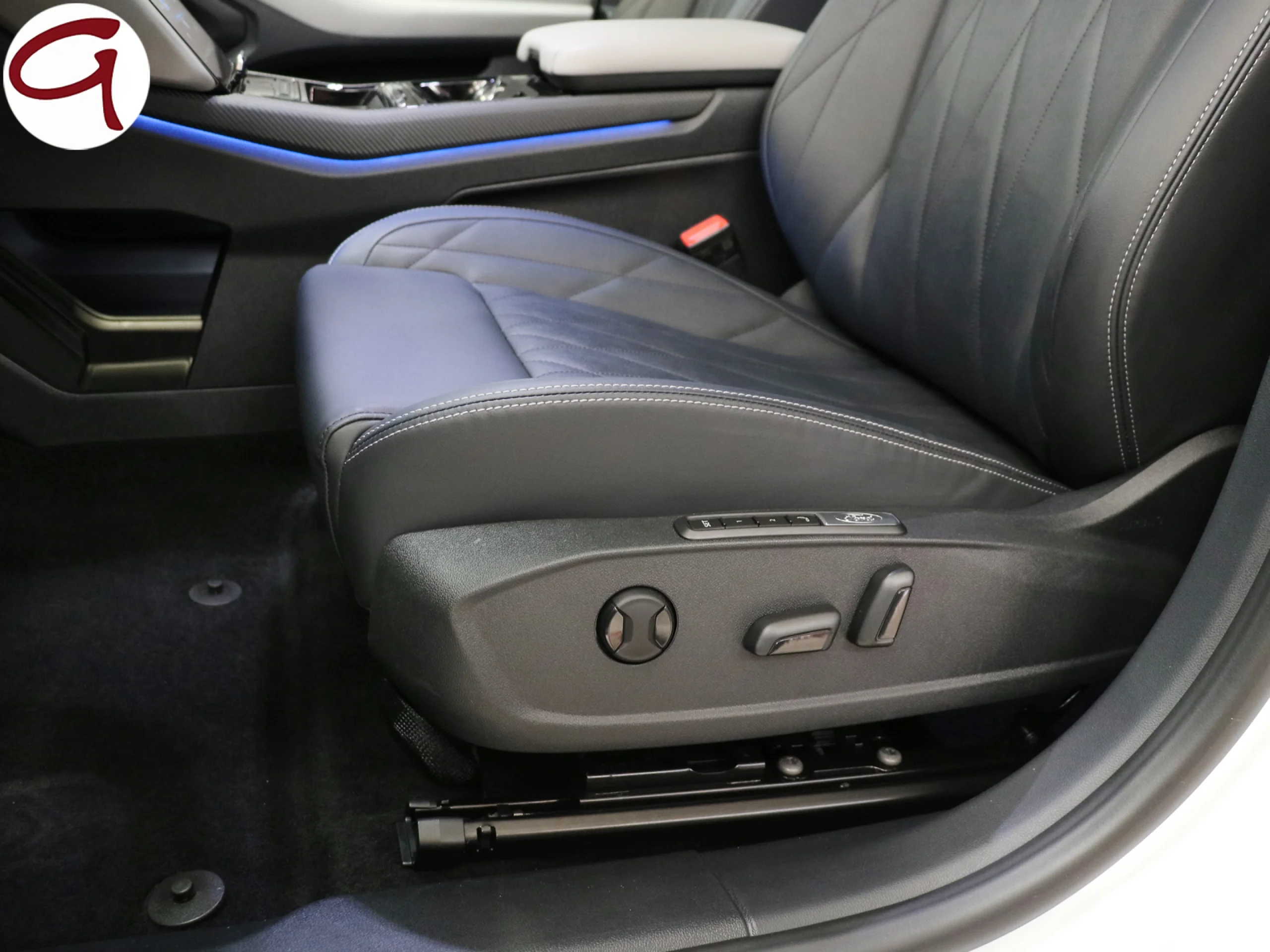 Ford Capri CX740L Premium R. Ext. RWD 77kWh 210 kW (286 CV) - Foto 8