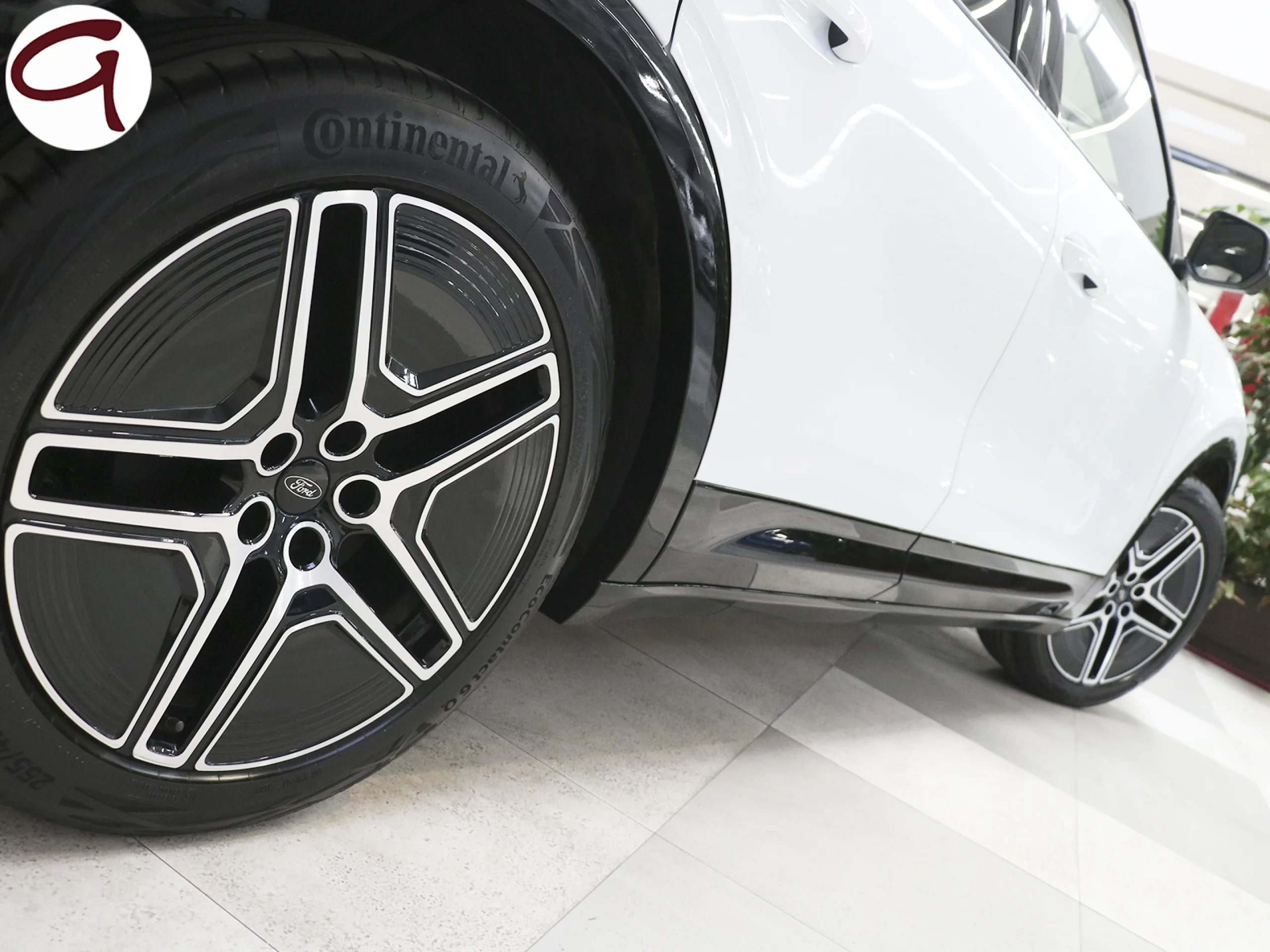 Ford Capri CX740L Premium R. Ext. RWD 77kWh 210 kW (286 CV) - Foto 46