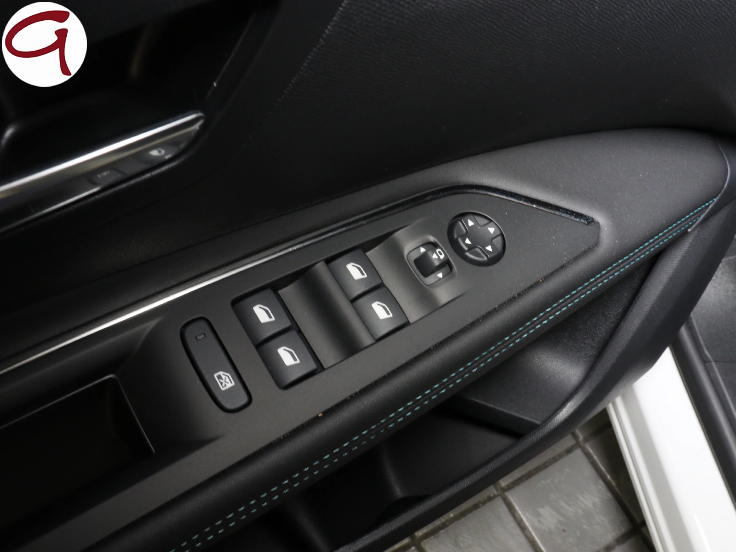 Peugeot 3008 Hybrid 180 Allure Pack e-EAT8 132 kW (180 CV) - Foto 5