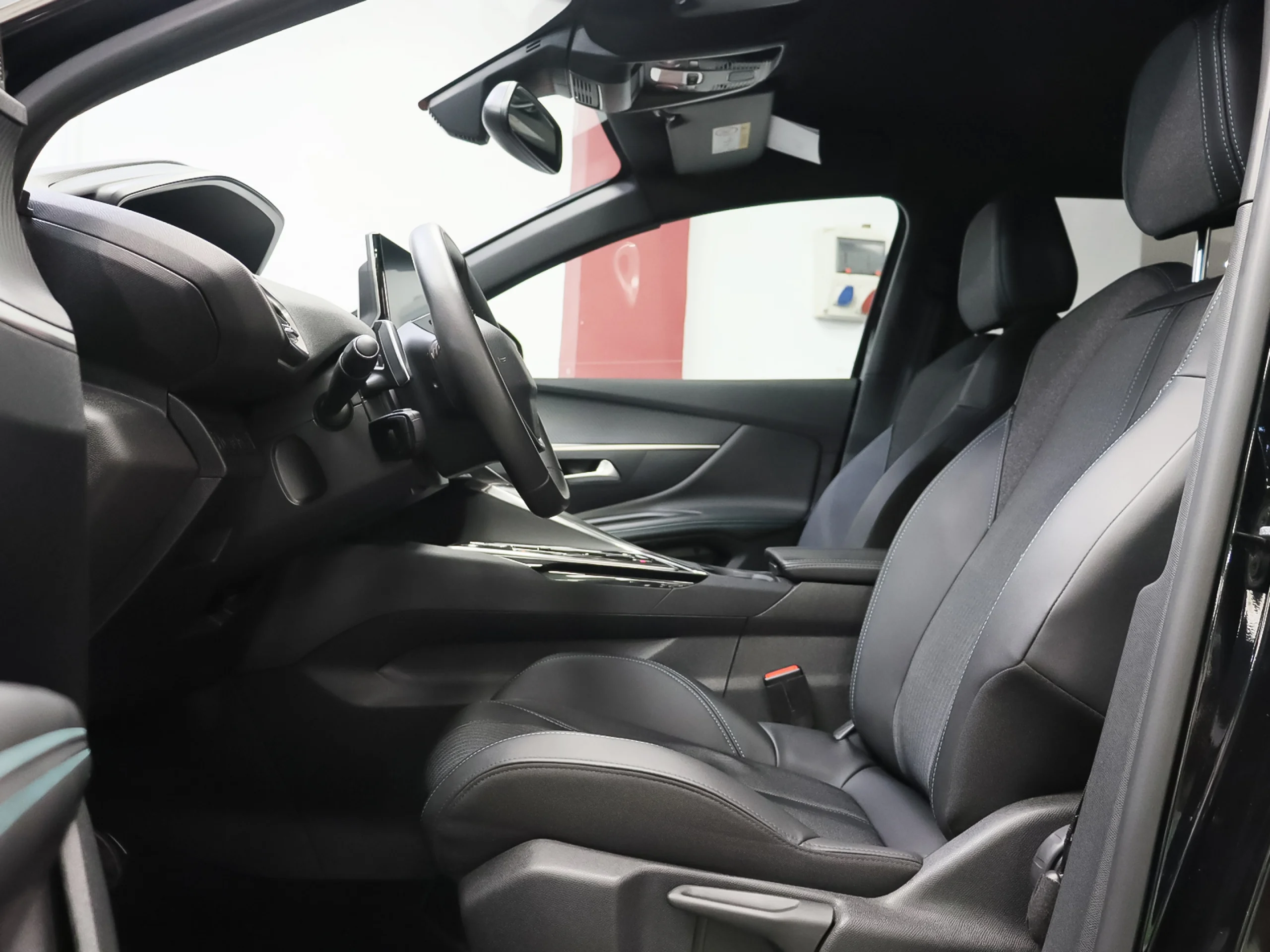 Peugeot 3008 Hybrid 180 Allure Pack e-EAT8 132 kW (180 CV) - Foto 5