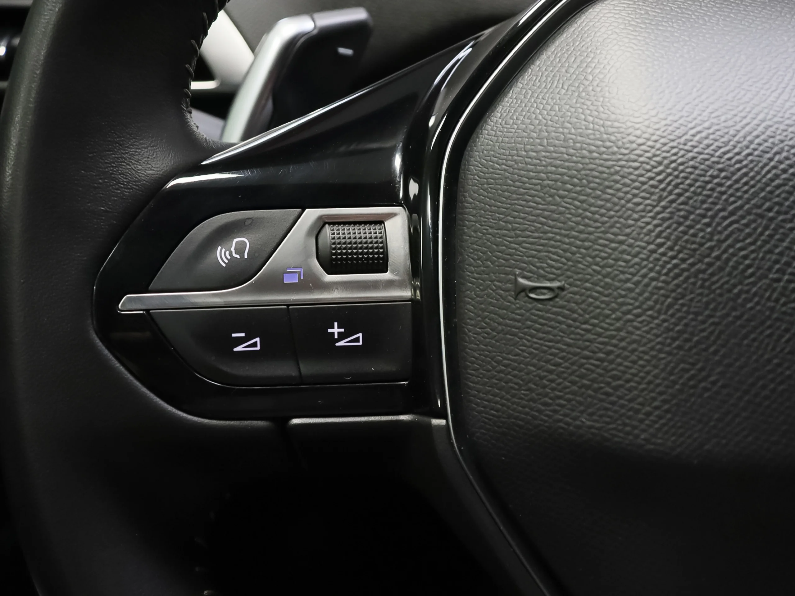 Peugeot 3008 Hybrid 180 Allure Pack e-EAT8 132 kW (180 CV) - Foto 10
