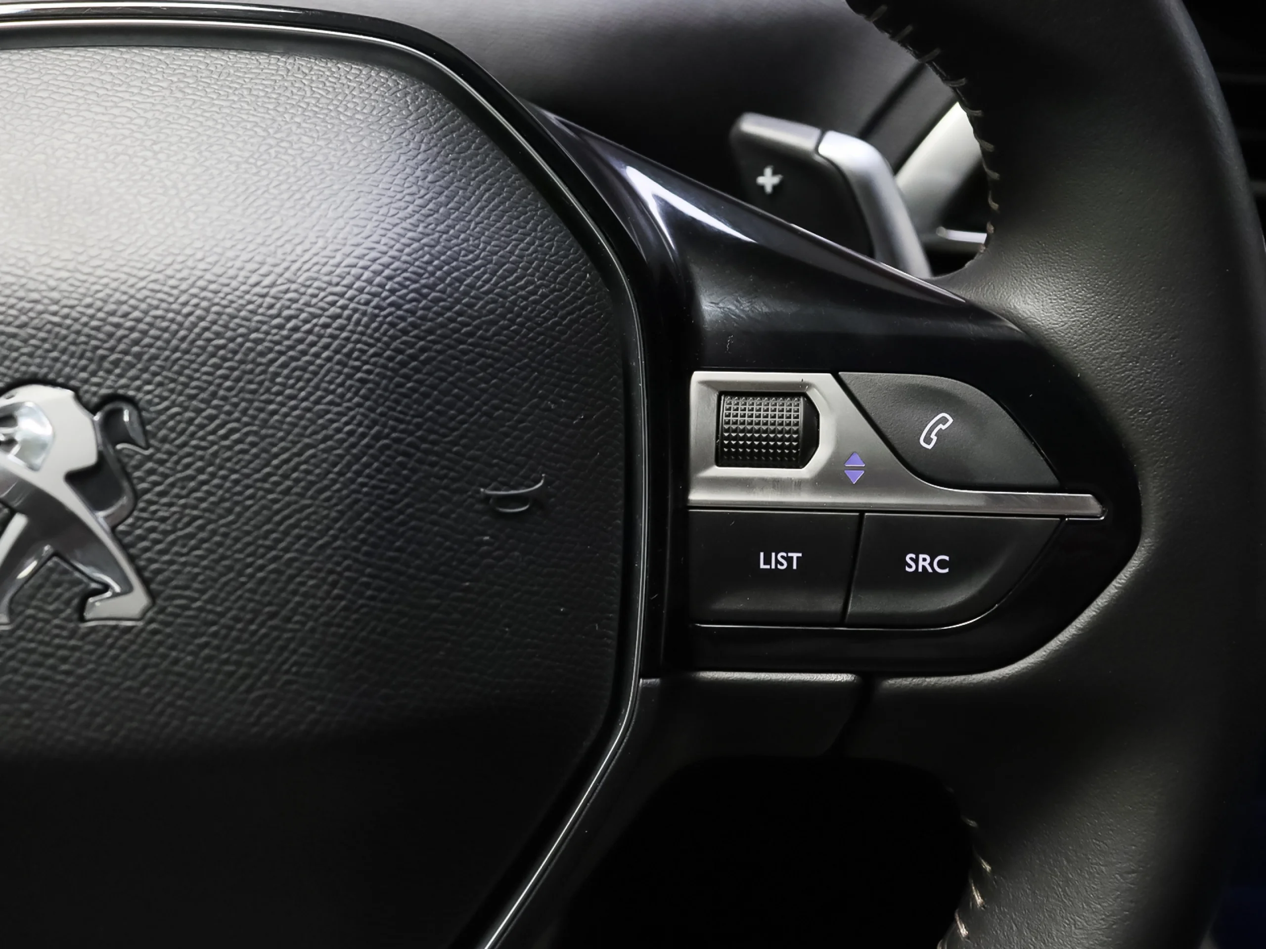 Peugeot 3008 Hybrid 180 Allure Pack e-EAT8 132 kW (180 CV) - Foto 11