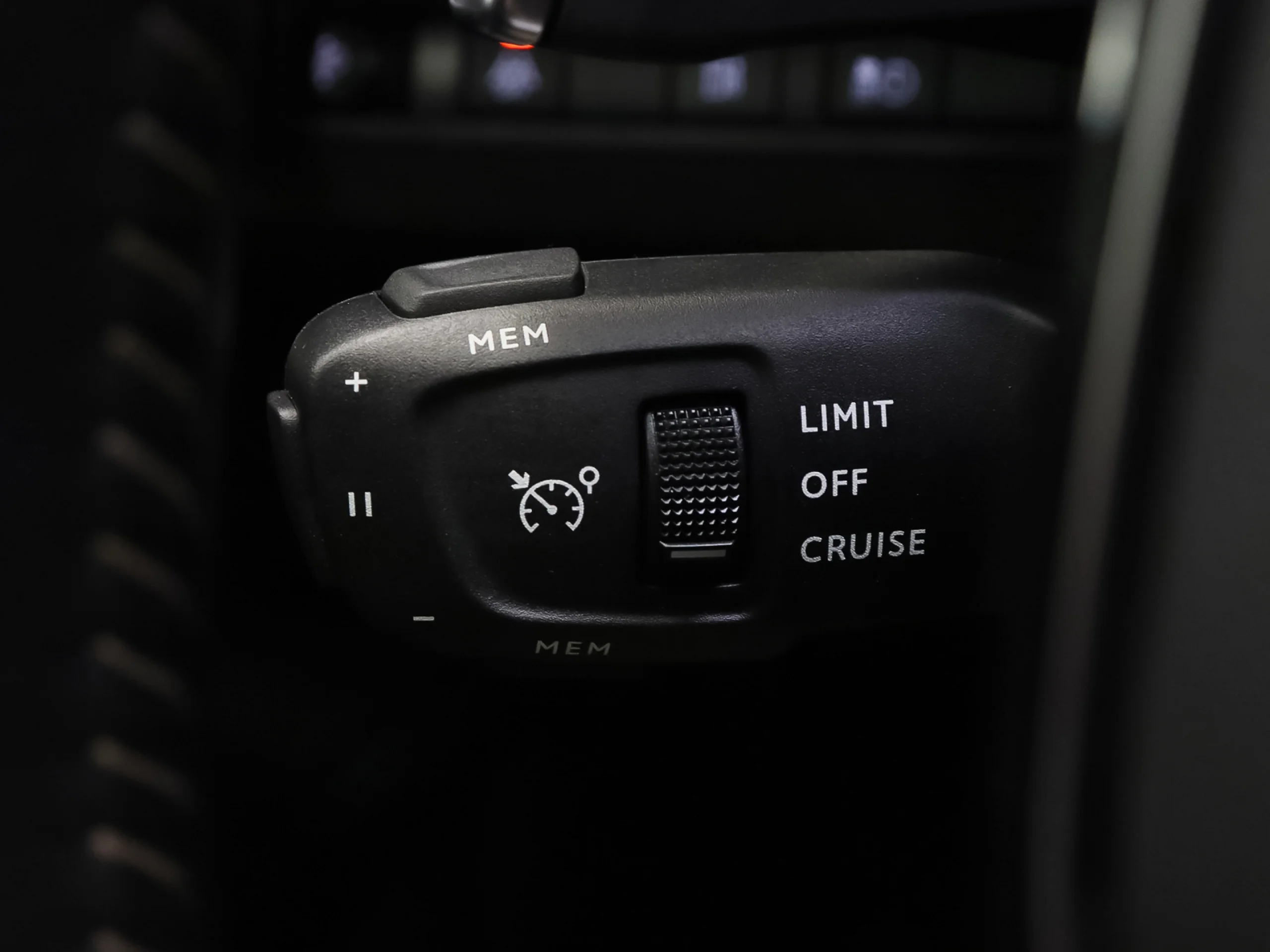 Peugeot 3008 Hybrid 180 Allure Pack e-EAT8 132 kW (180 CV) - Foto 12