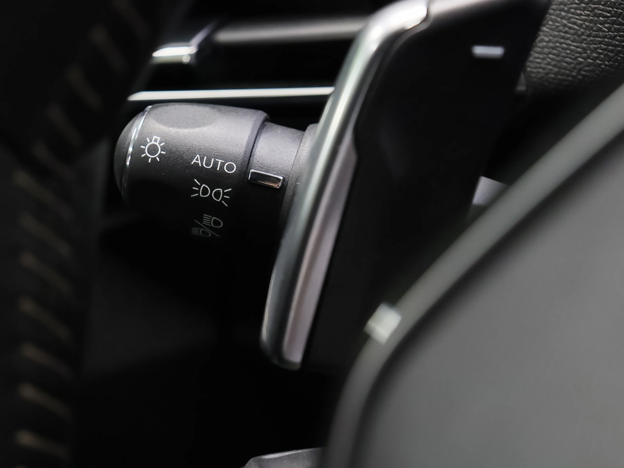 Peugeot 3008 Hybrid 180 Allure Pack e-EAT8 132 kW (180 CV) - Foto 13