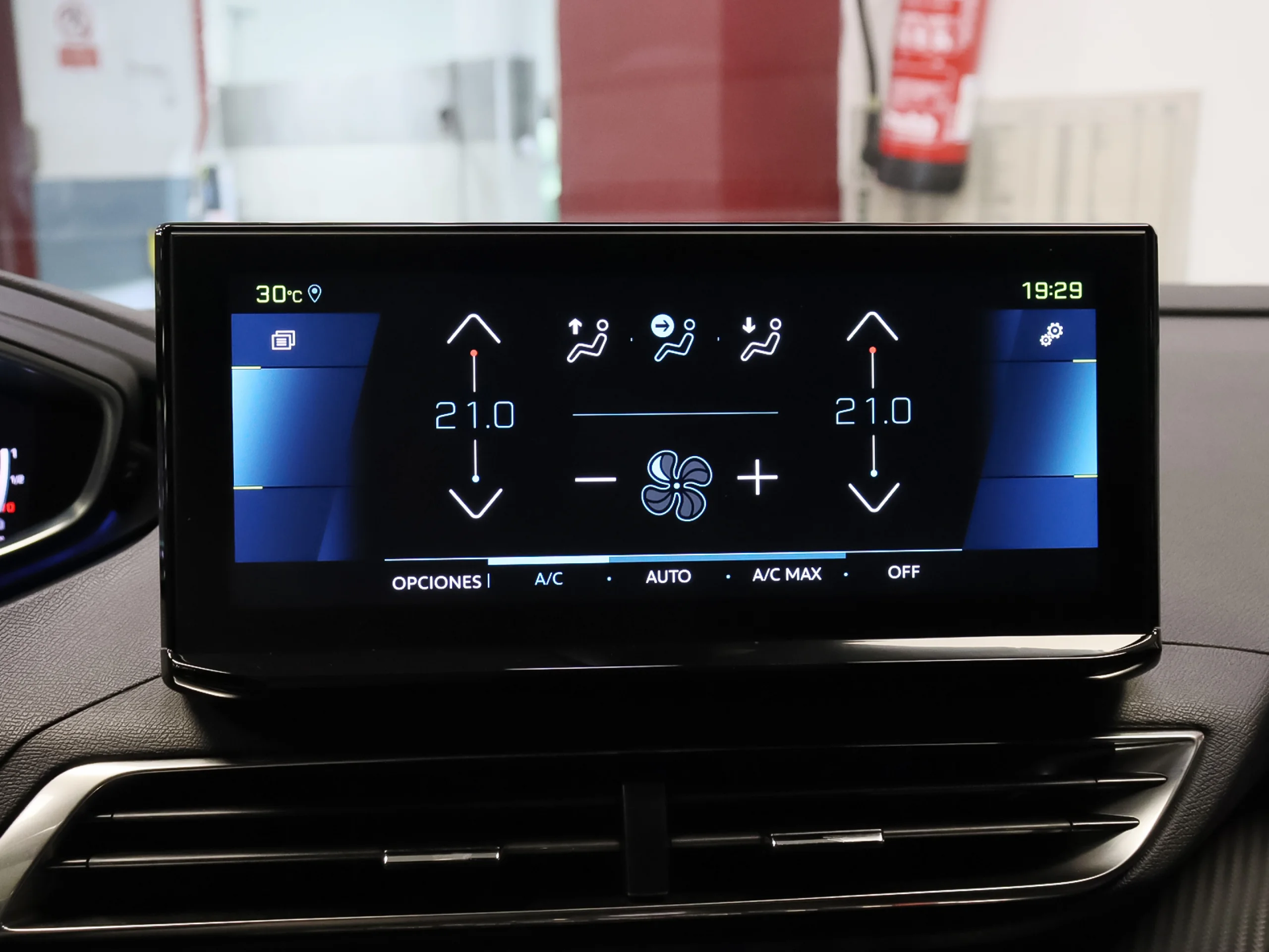 Peugeot 3008 Hybrid 180 Allure Pack e-EAT8 132 kW (180 CV) - Foto 20