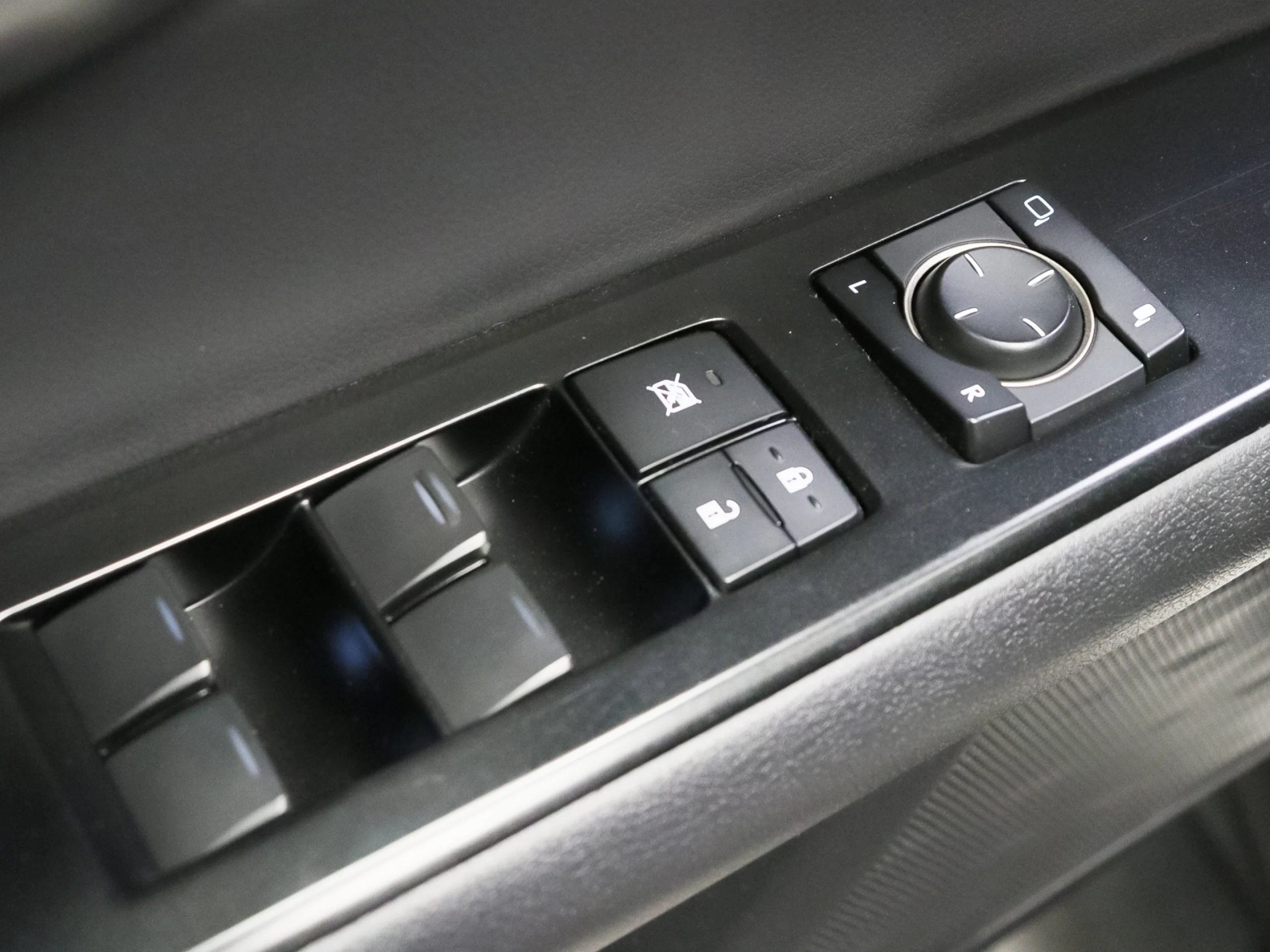 Lexus UX 250h Business 2WD 135 kW (184 CV) - Foto 7
