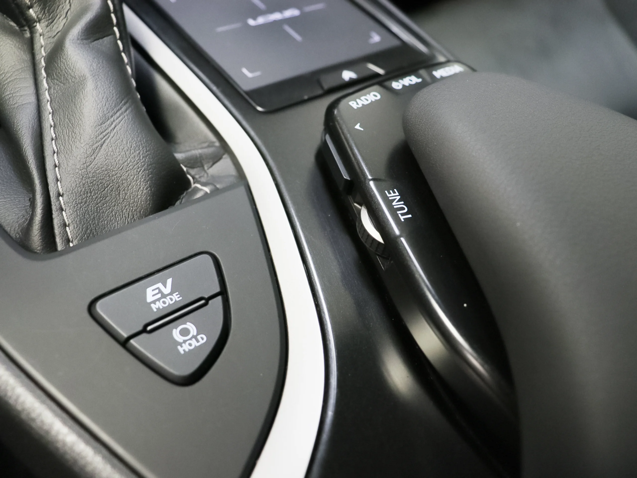 Lexus UX 250h Business 2WD 135 kW (184 CV) - Foto 27