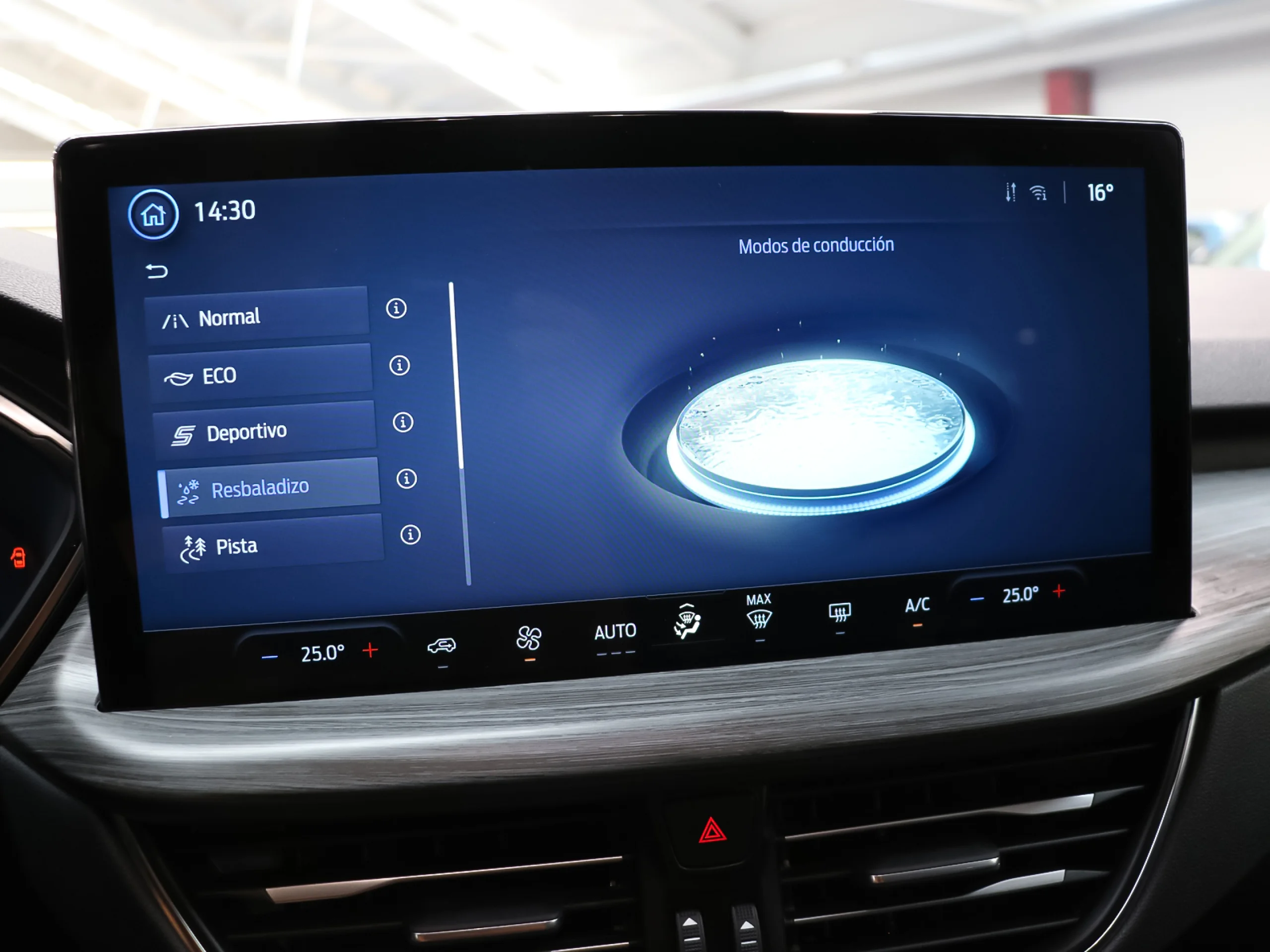 Ford Kuga 2.5 Duratec FHEV Active 4x4 Auto 134 kW (183 CV) - Foto 22