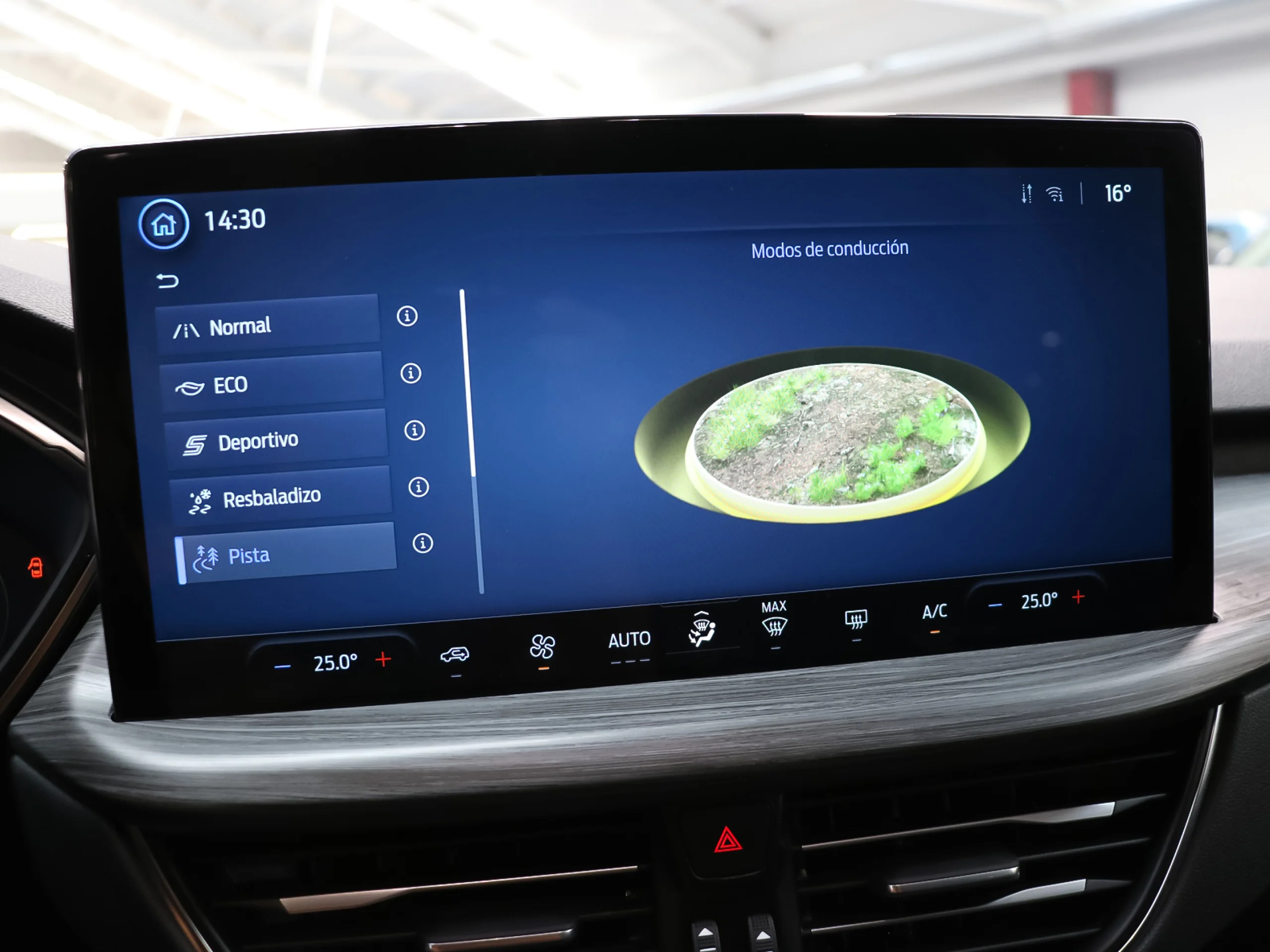 Ford Kuga 2.5 Duratec FHEV Active 4x4 Auto 134 kW (183 CV) - Foto 23