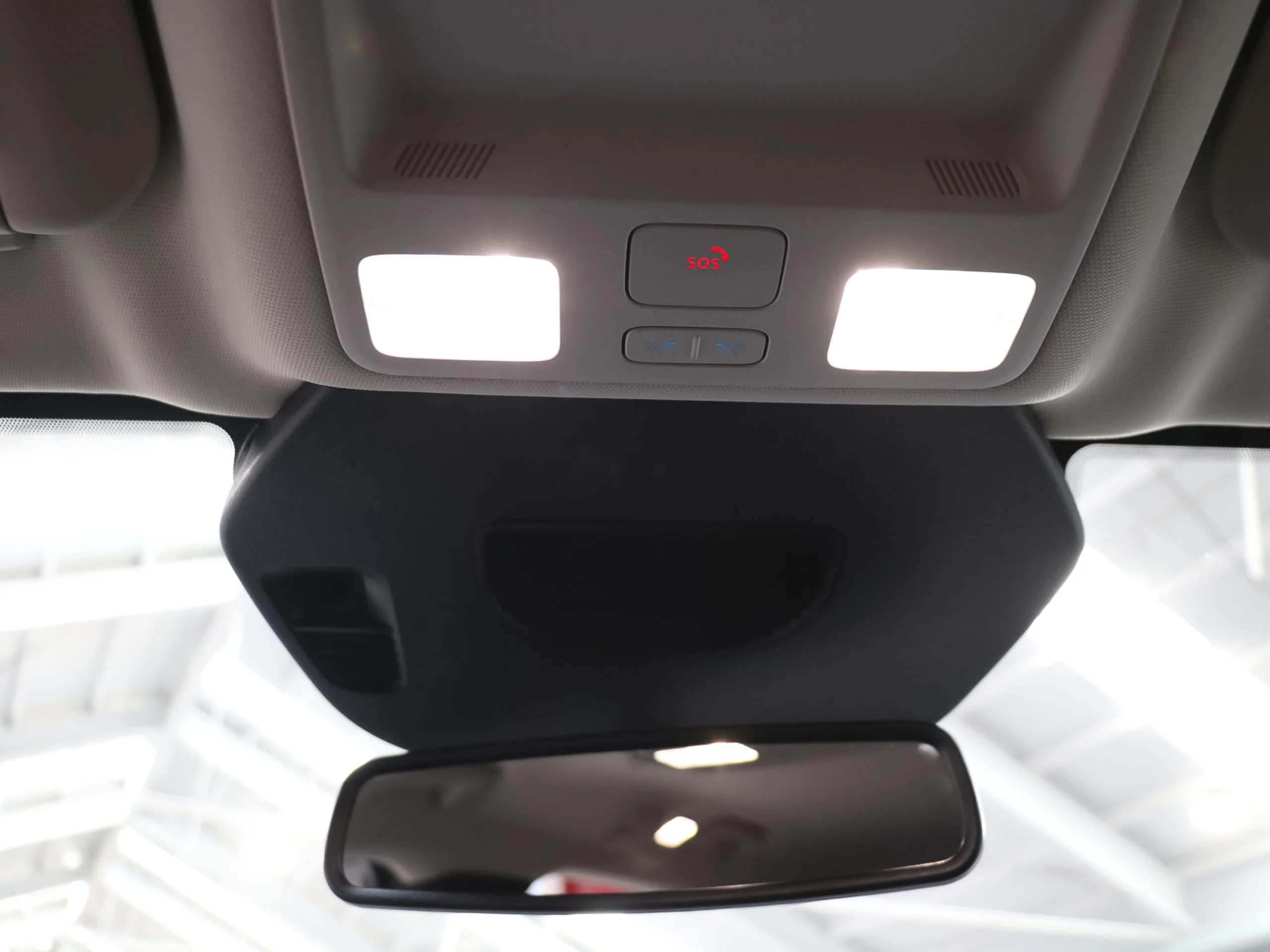 Ford Kuga 2.5 Duratec FHEV Active 4x4 Auto 134 kW (183 CV) - Foto 33