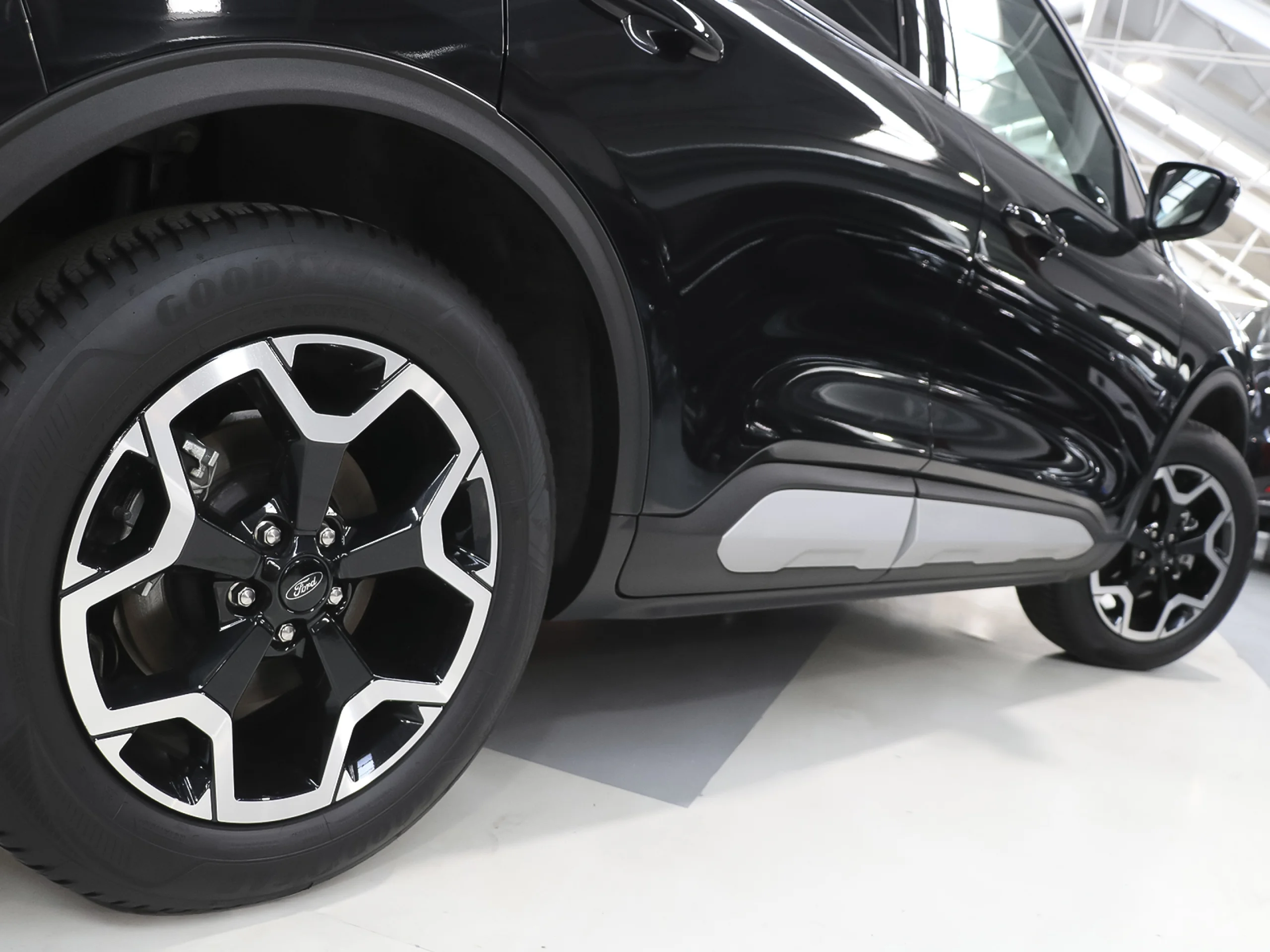 Ford Kuga 2.5 Duratec FHEV Active 4x4 Auto 134 kW (183 CV) - Foto 42