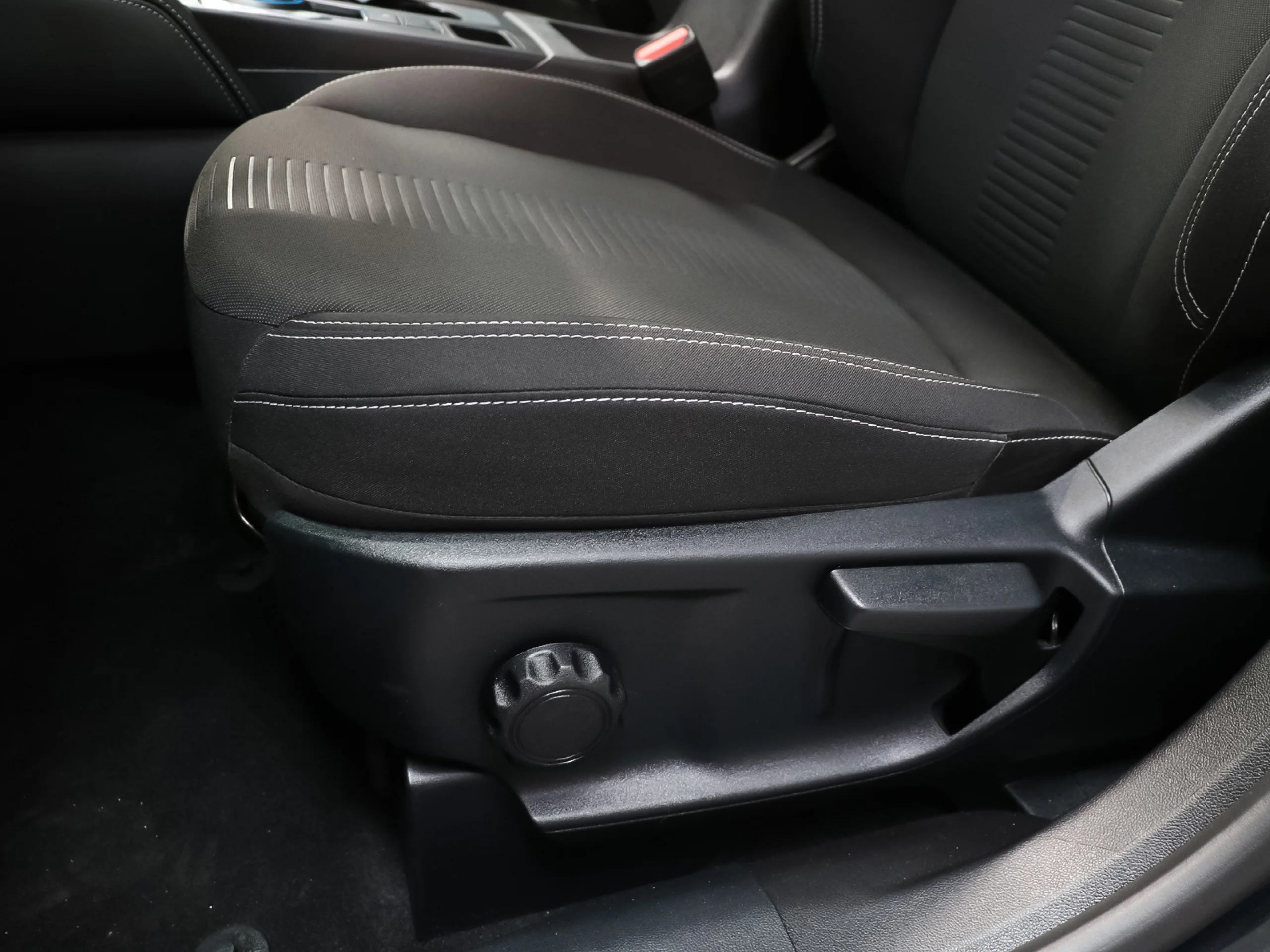 Ford Kuga 2.5 Duratec FHEV Active 4x4 Auto 134 kW (183 CV) - Foto 7