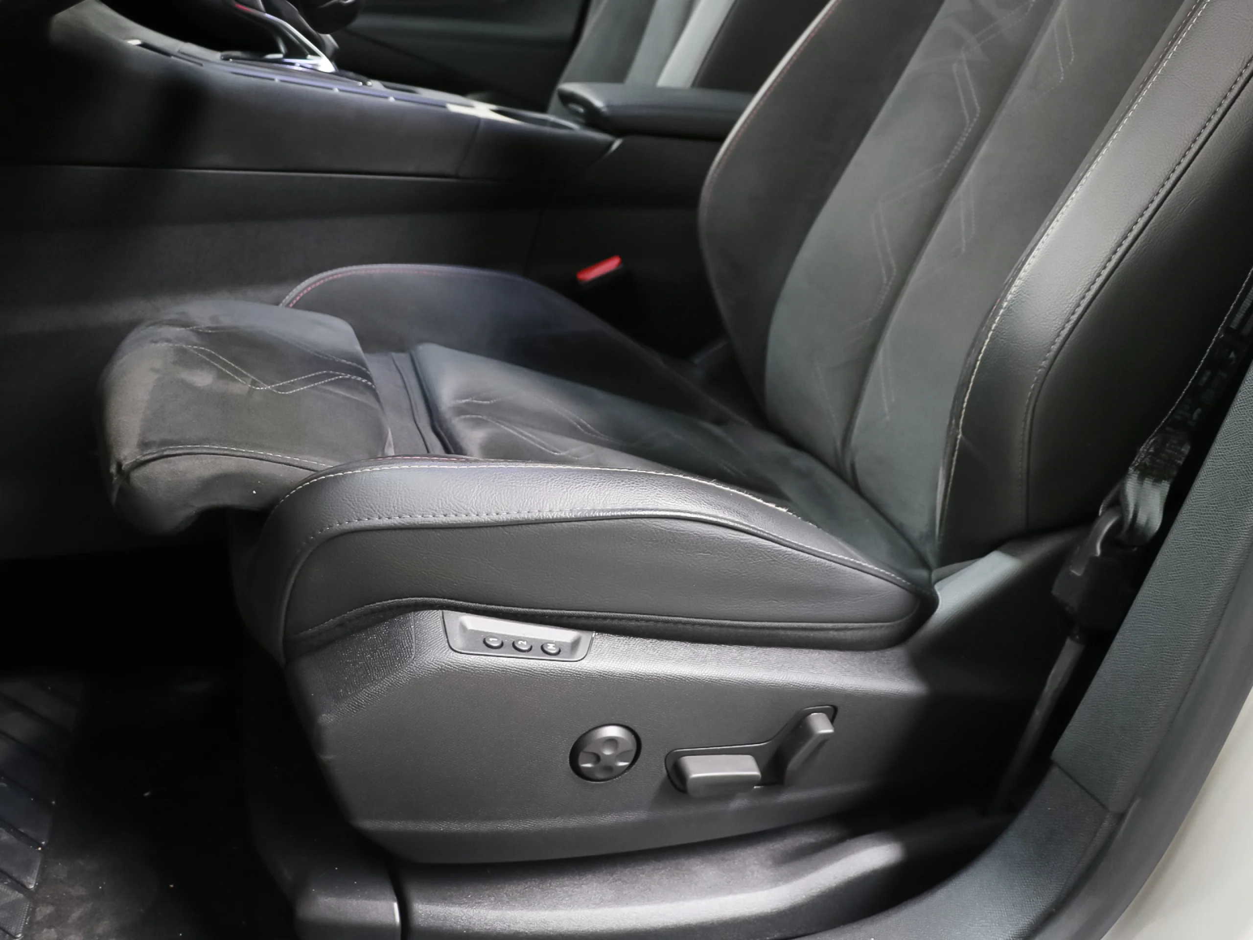 DS DS7 Crossback E-Tense 225 Performance Line+ Auto 165 kW (225 CV) - Foto 7